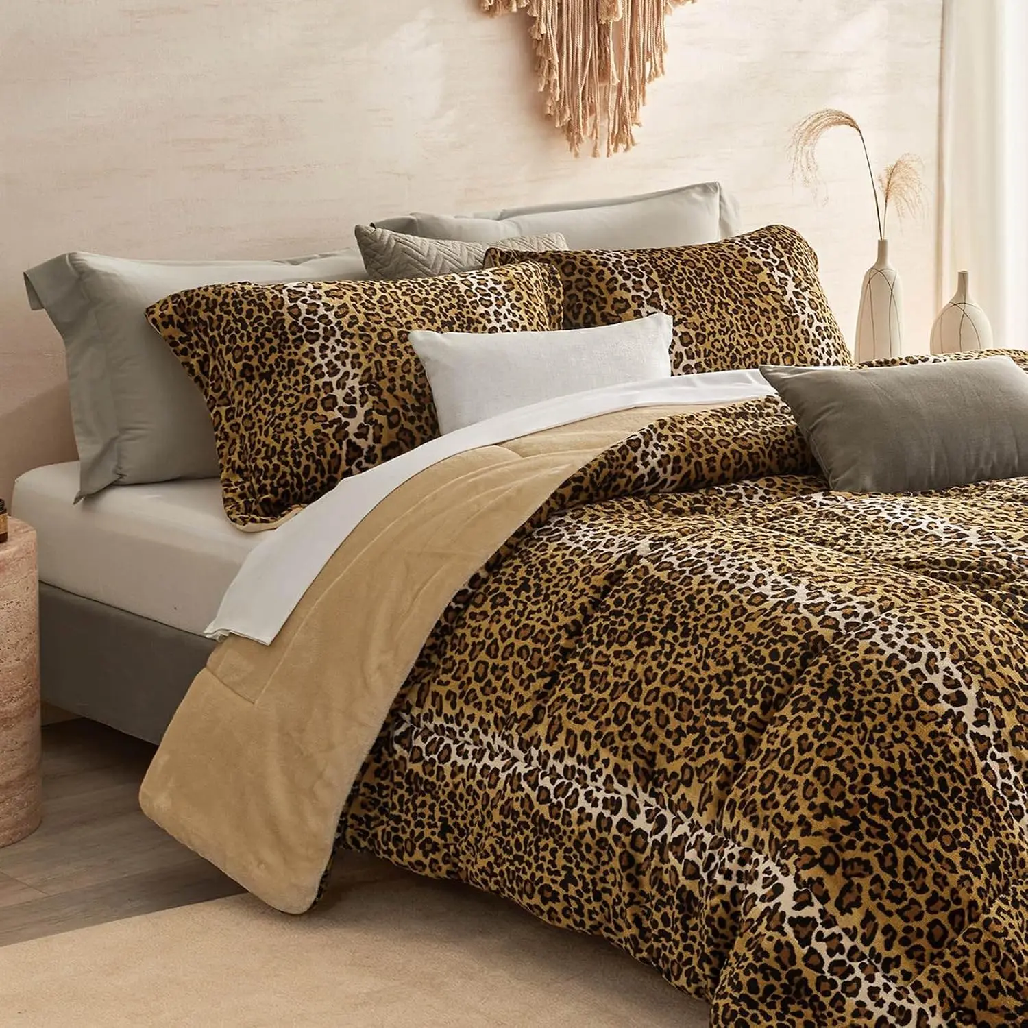 Leopard  Flannel  Comforter Set- Print  Blanket,Luxury Fuzzy Heavy Bedding Set, 2 count Plush Winter Bed Set with Comforter (68"x88") & 1 Pillow Shams (20"x26")