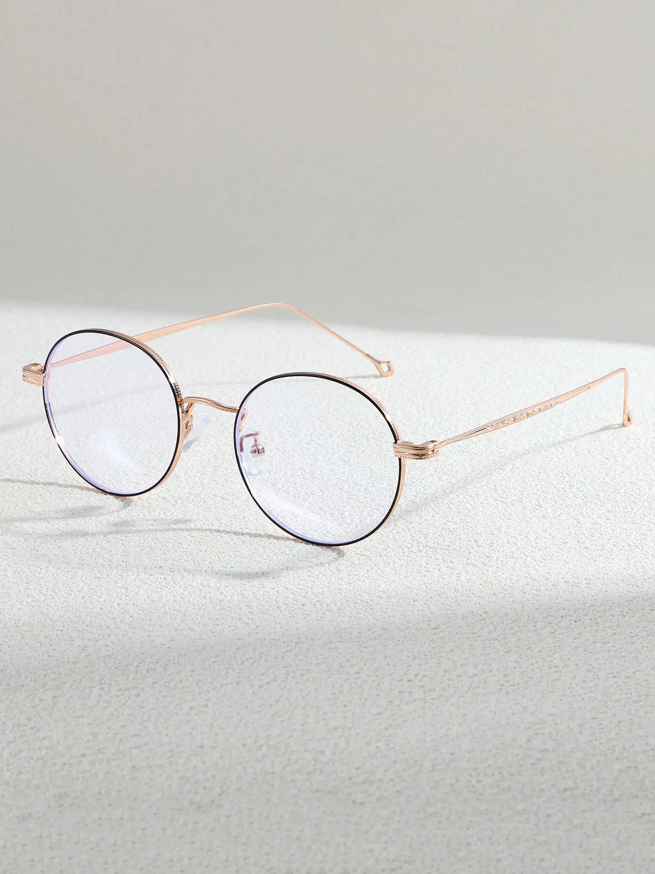 New oval retro fashion glasses with embossed temple design, including glasses case, suitable for daily use, computer glasses, excellent choice for gifts, high-quality glasses, essential for internet celebrity selfies, elegant, Metal temple glasses