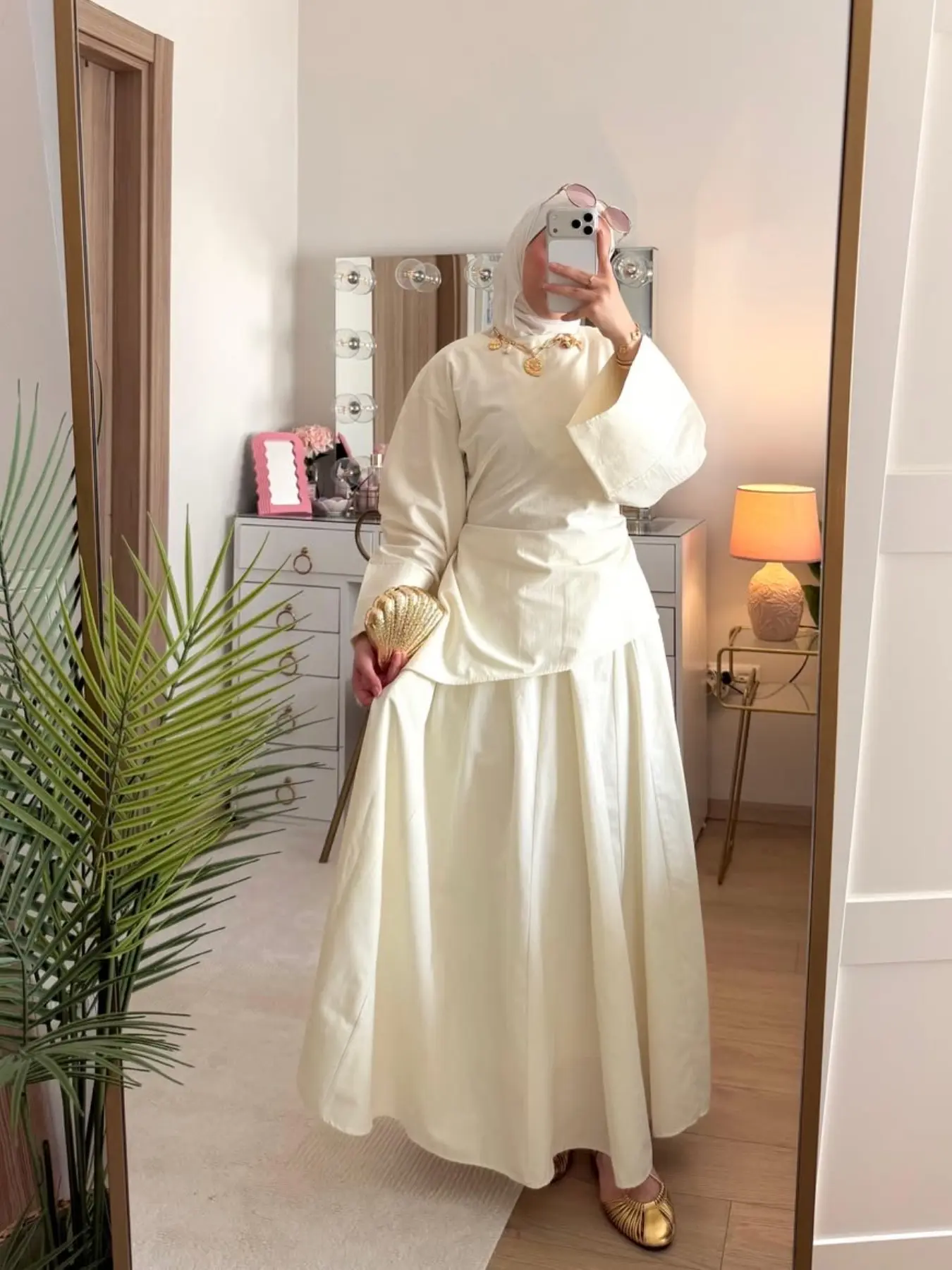 Muslim Women's Abaya Set, Bell Sleeve Two-Piece, Simple and Gentle Style, Daily Commute, Top + Midi Skirt, Elegant Muslim Fashion