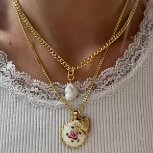 Gift Ready Packaging Sweetbones Vintage Rose Heart Necklace Cubic Zirconia Pendant Necklace Romantic Jewelry for Women Everyday Wear Self Love Gift