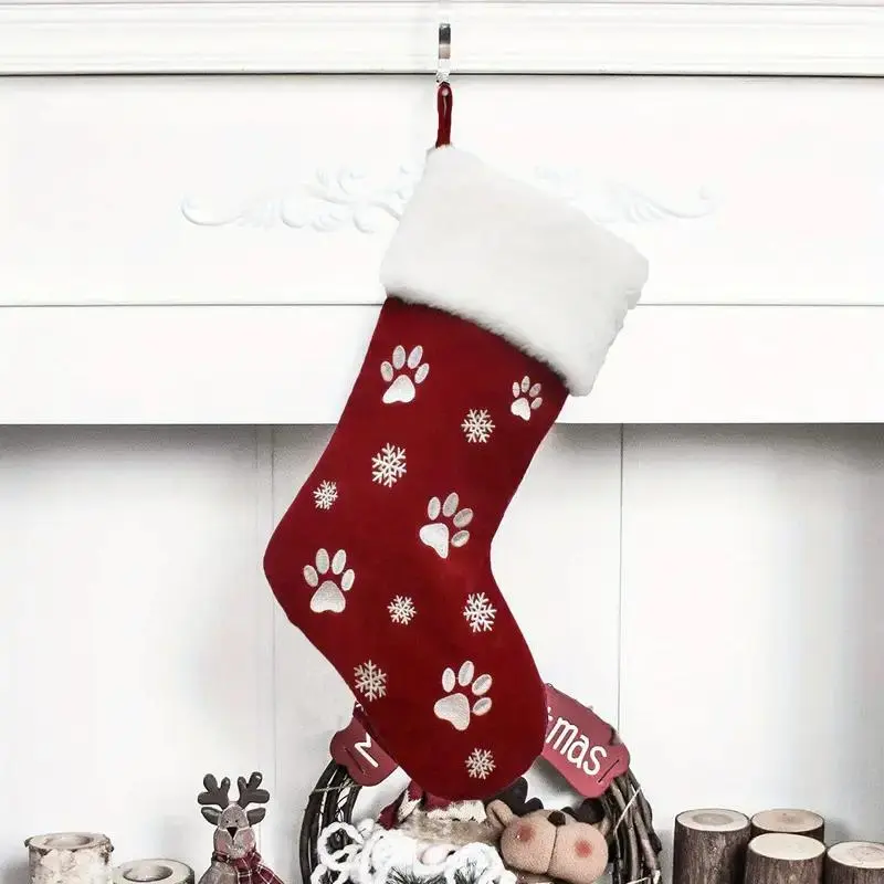 1 Counts Christmas Socks Machine Embroidered White Dog Claw Print Red Green Plush Cloth Pet Christmas Decoration Socks Christmas Tree Pendant