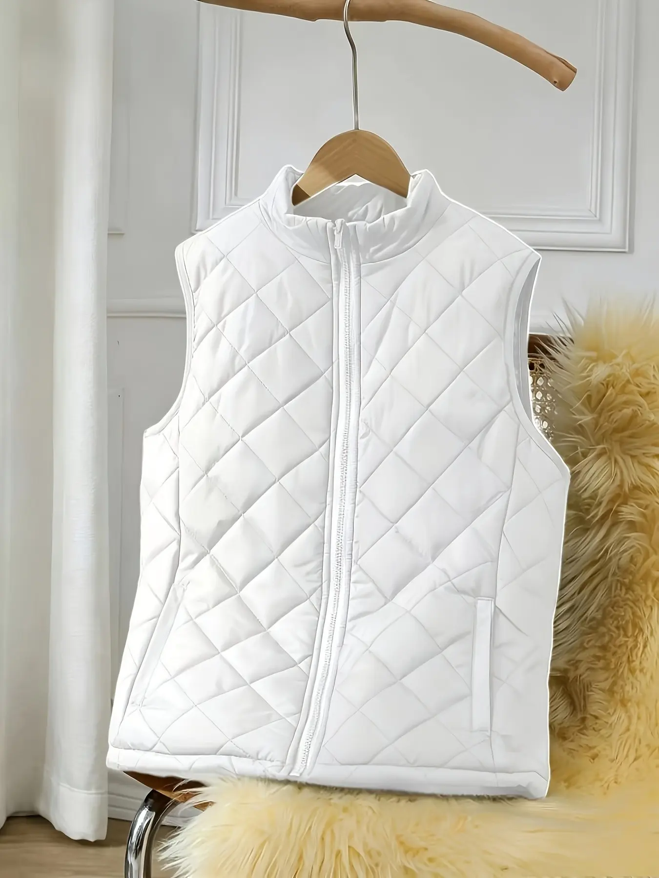 Women's Lightweight Zipper Sleeveless Vest, Elegant Argyle Pattern, Slim-Fitting Short Length, Spring & Fall Fashion Essential