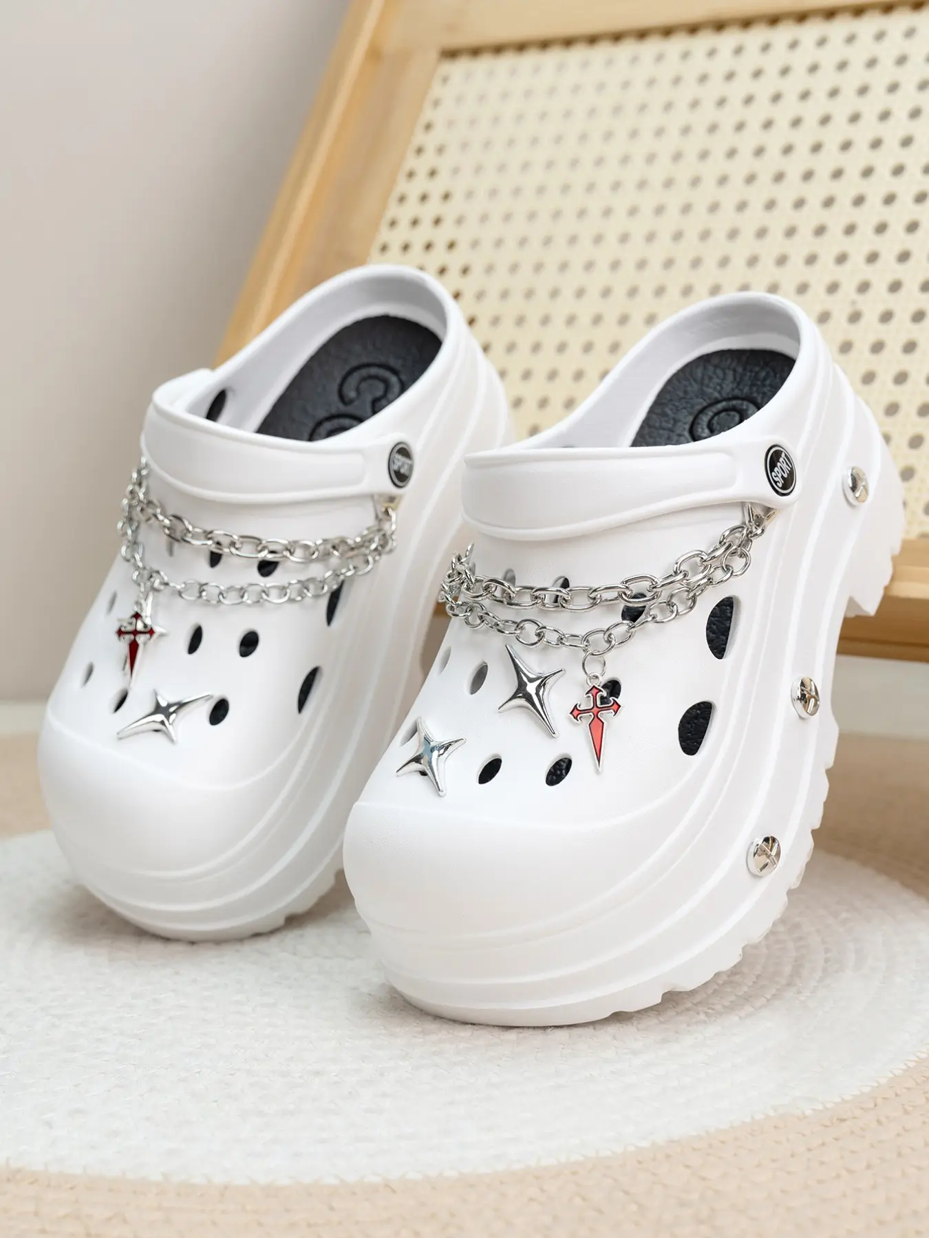 Women's Punk Style Hole Shoes, Thick Sole Eva Material, All-Season Fashion Sandals, Cool Beach Slippers, High Platform Flip Flops, Summer Outdoor Footwear, Summer Slides, Thick Soled Slippers