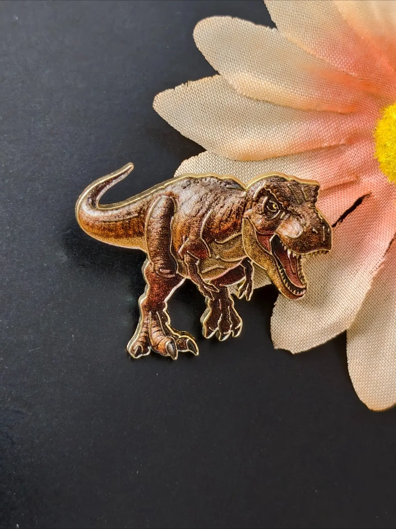 Realistic T-Rex Dinosaur Enamel Pin, Vintage Tyrannosaurus Rex Prehistoric Lapel Badge, Jurassic Wildlife Dino Brooch for Jacket Backpack