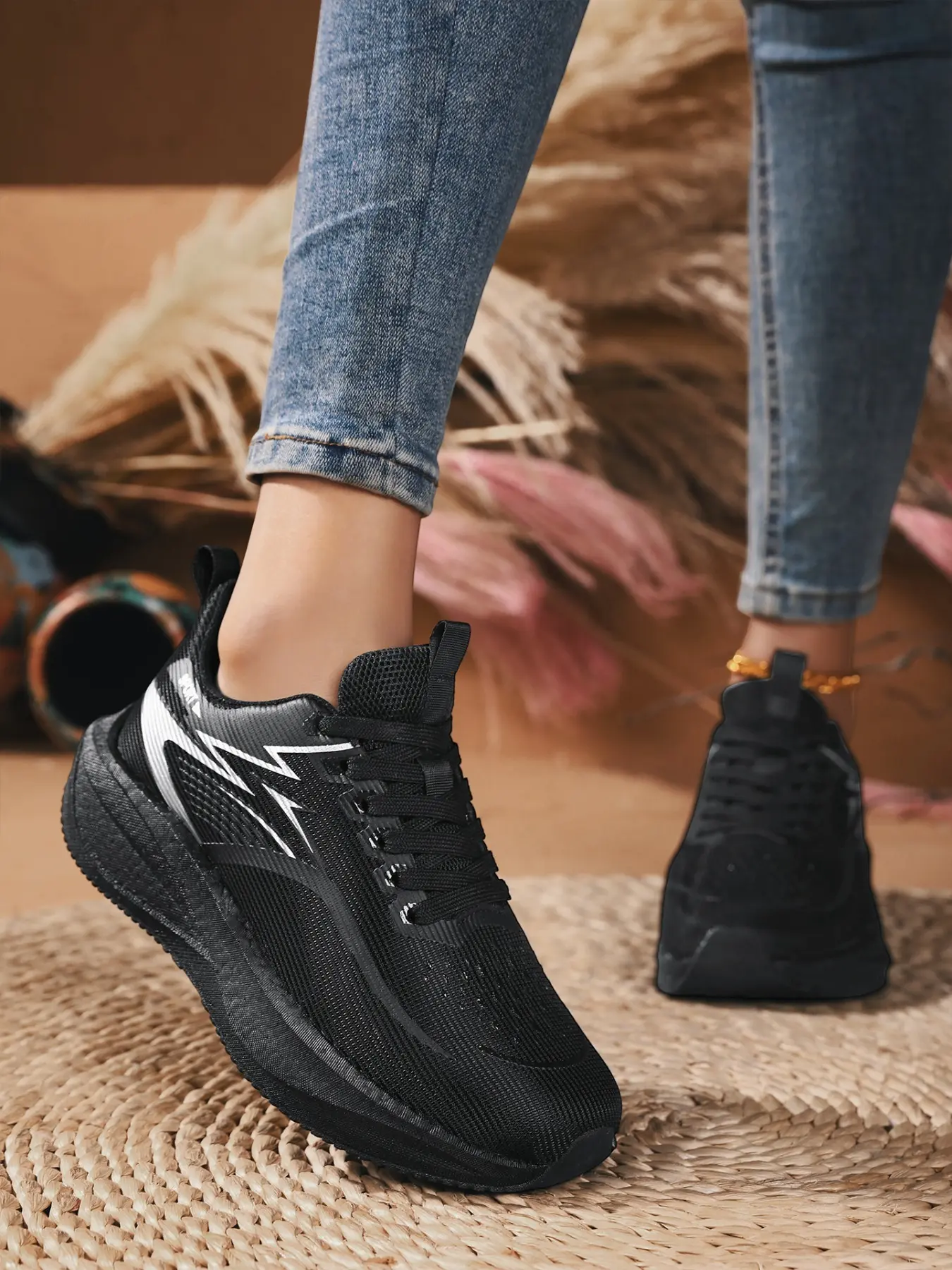 Lightweight Anti-Slip Couple Outdoor Running Shoes, Breathable Mesh Women's Thick Sole Casual Shoes, Comfortable Shock Absorption Sports Shoes