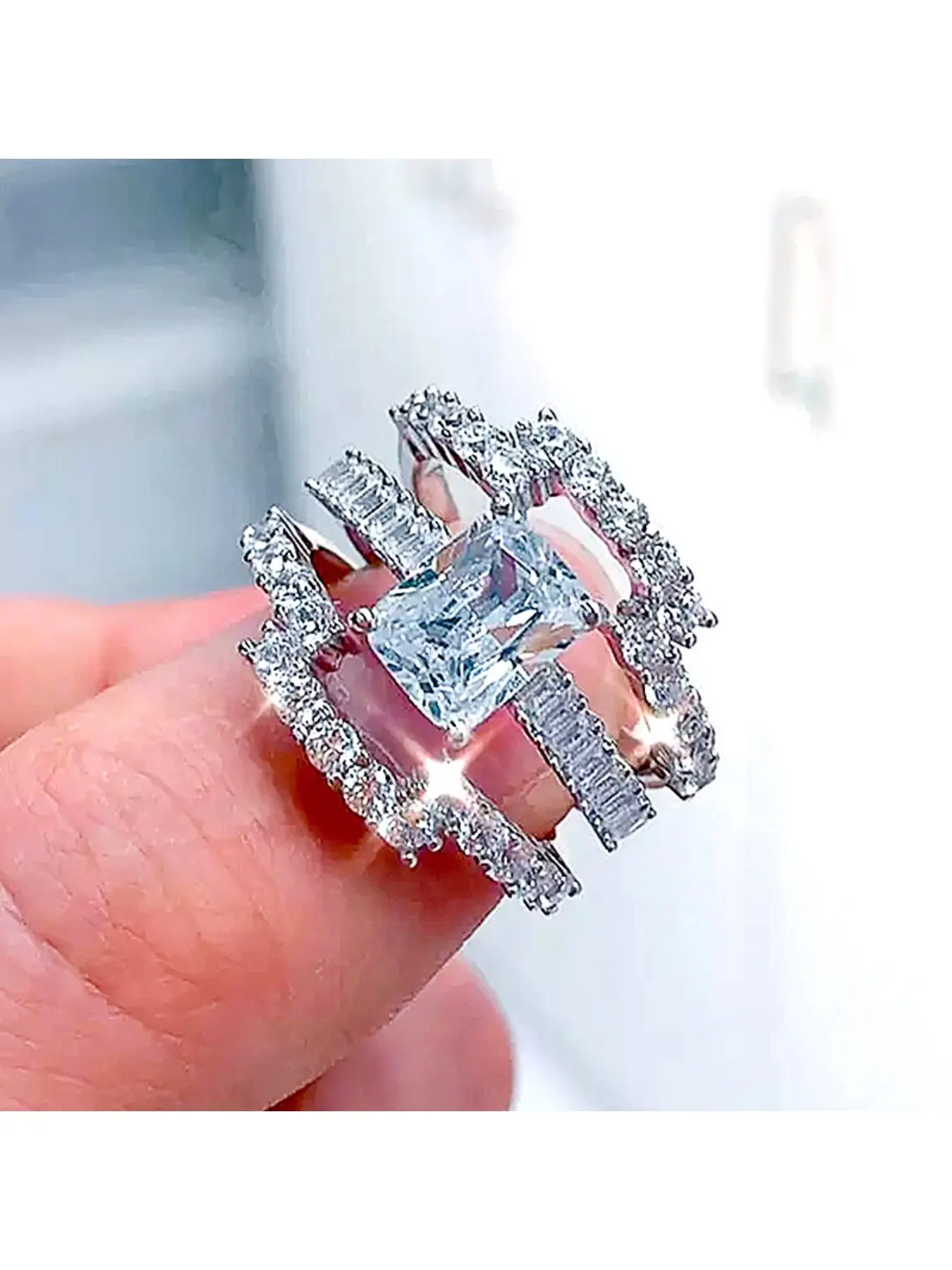 Elegant, luxurious, and exquisitely inlaid square cubic zirconia women's ring three piece set