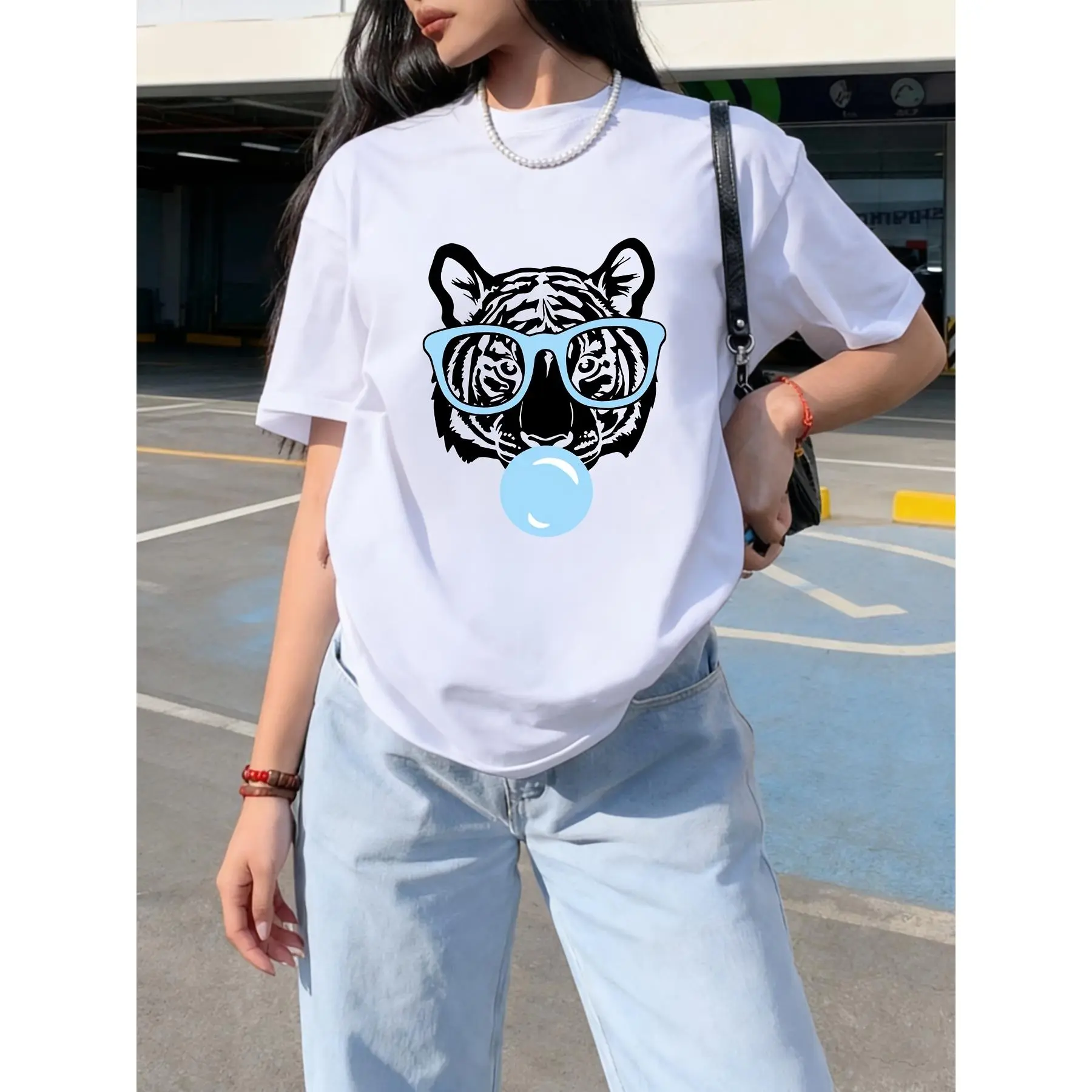 Summer Fashion Short-Sleeve T-Shirt for Teen Girls - Tiger Blowing Bubble Gum Print Casual Versatile Crew Neck Top, Trendy Cool Style Graphic Tee for Girls, Summer Girls' Top, Cute and Pretty Clothes for Girls, Suitable for Daily Wear