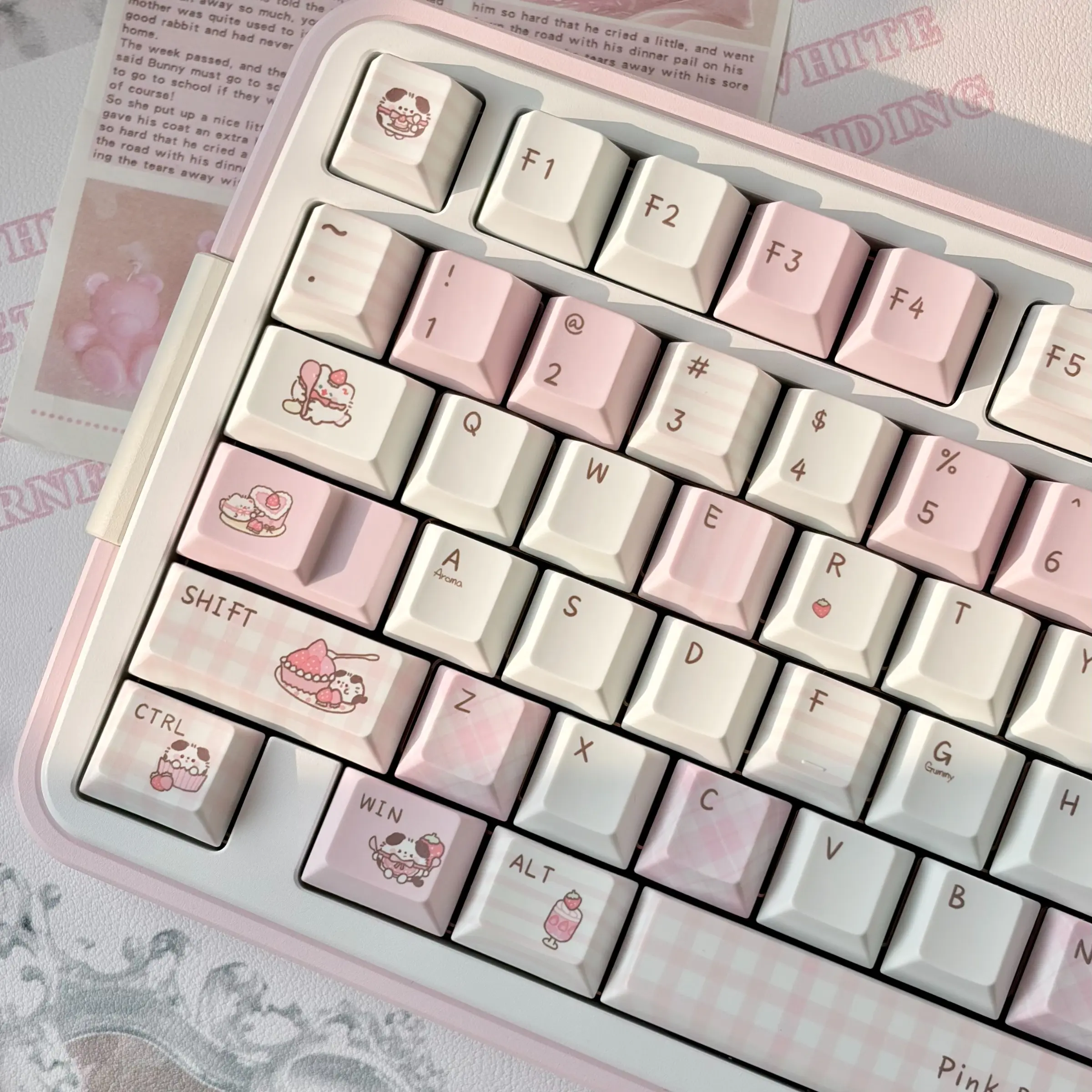 143 Key Cherry Profile Strawberry Time Keycap Keys Dye-Sub Suitable for Mechanical Keyboard 6.25U/7U Space Key Keyboard Keycaps