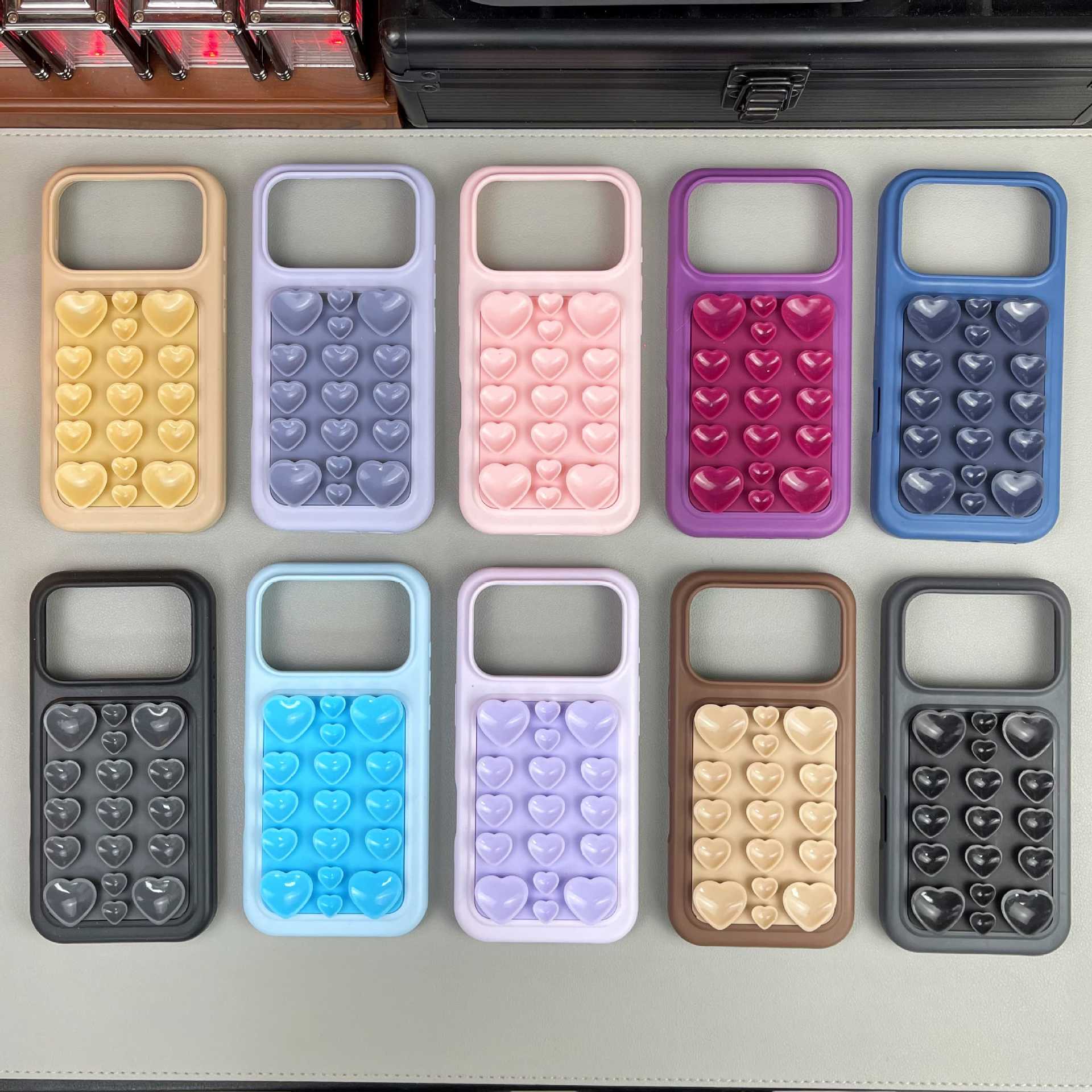 Silicone suction cup suitable for iPhone 17 Pro Max phone case 17/16/15 large hole suction cup stand