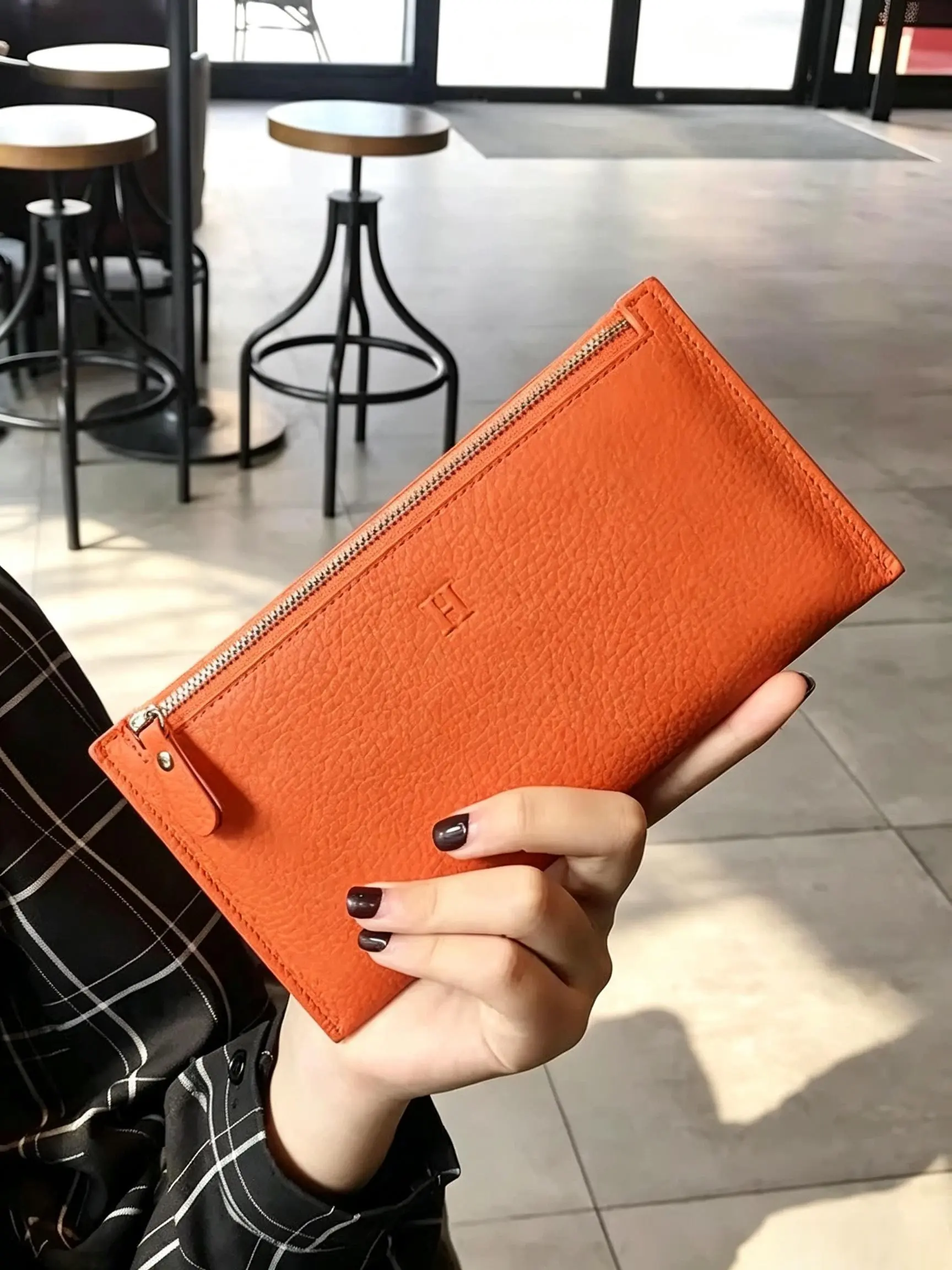Elegant Long Wallet for Women, 2026 New Arrival, Zipper Leather Wallet, Slim Zippered Pockets, Large Capacity, Portable Coin and Card Holder, Simple Design