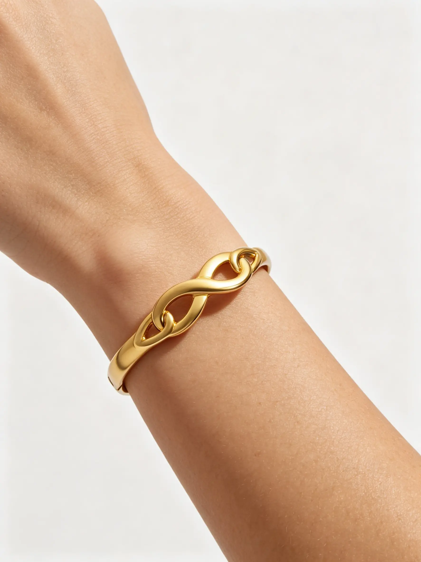 Fashion 18k Gold Bracelet, Eternal Infinity Knot Design, Waterproof Allergy-Free, Non-Fading Commuter Jewelry, Perfect Gift for Mother's Day