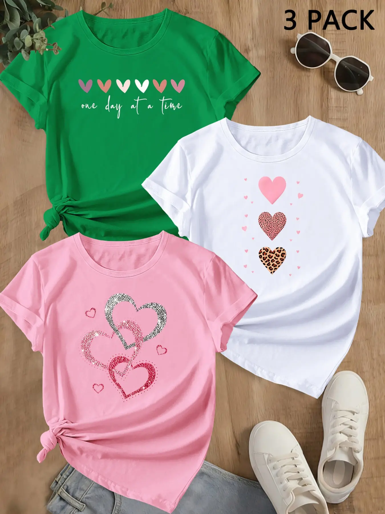 Summer Trendy Short Sleeve, Sporty Heart Print, Women's Casual Comfy Athletic Loose-Fit Round Neck T-Shirt, Comfortable Summer Top, Perfect for Outdoor Activities
