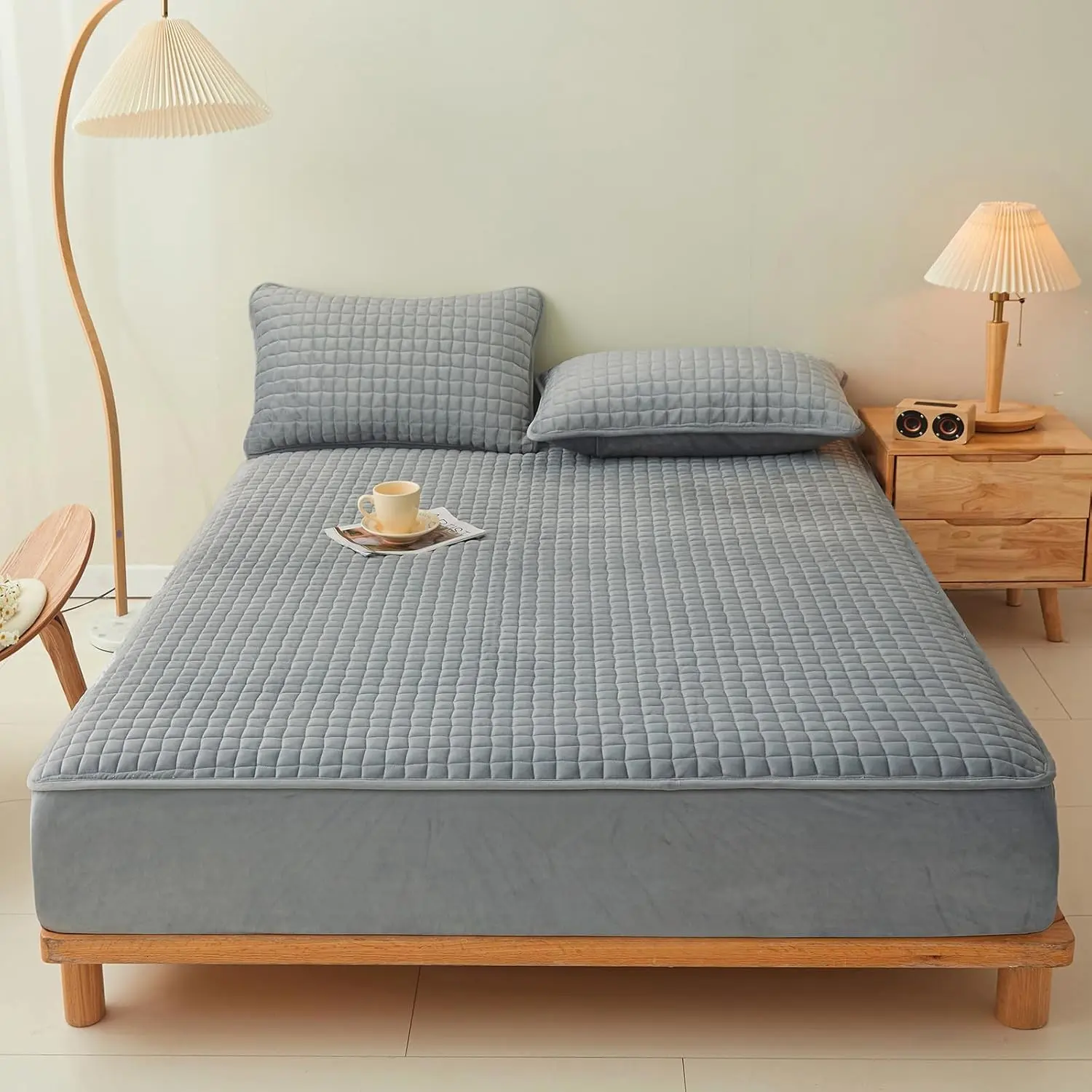 LweiPsqLin Quilted 100% Polyester Fitted Sheet, Soft Polyester Fleece Mattress Top for Fall & Winter, 15'' Deep Pocket, Gray Twin
