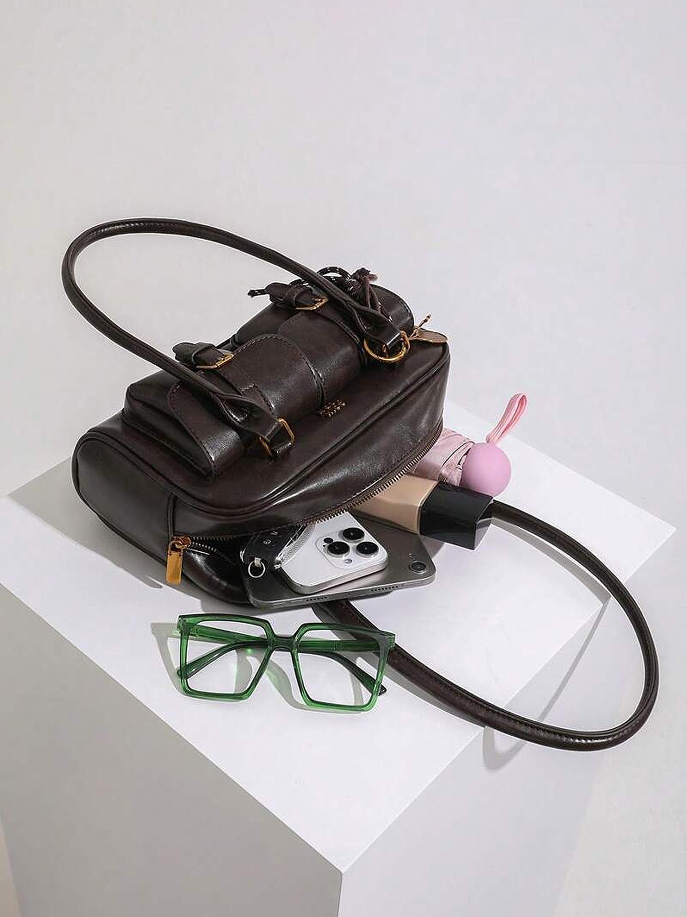 Retro-Style Double-Pocket Shoulder Bag with Pendant, Simple Versatile Casual Underarm Bag, Niche Design for College Students and Office Workers' Daily Commuting, Casual Commuter Bag