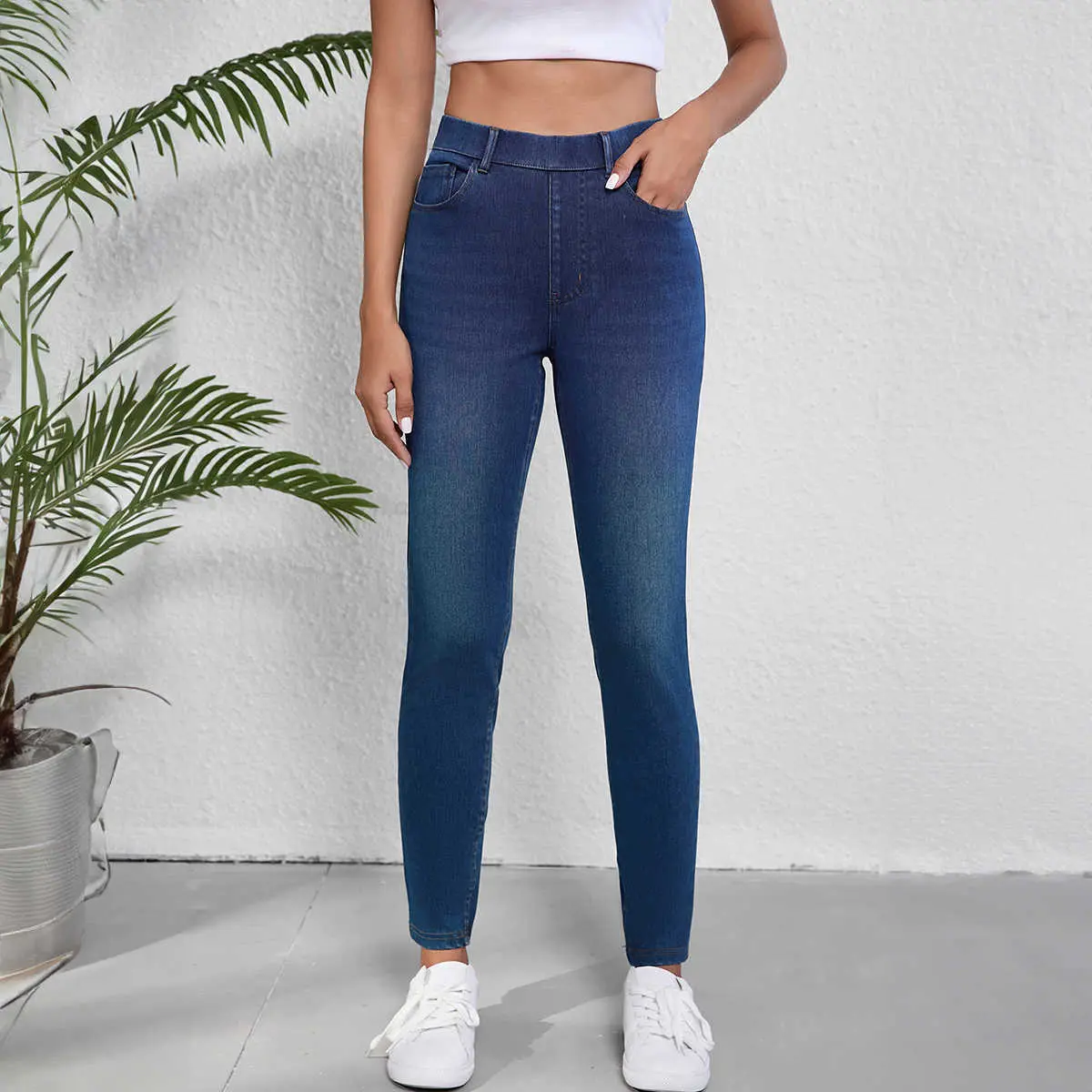 Ashleigh Blue Multiple Pockets Straight Leg Washed Stretchy Knit Casual Jeans