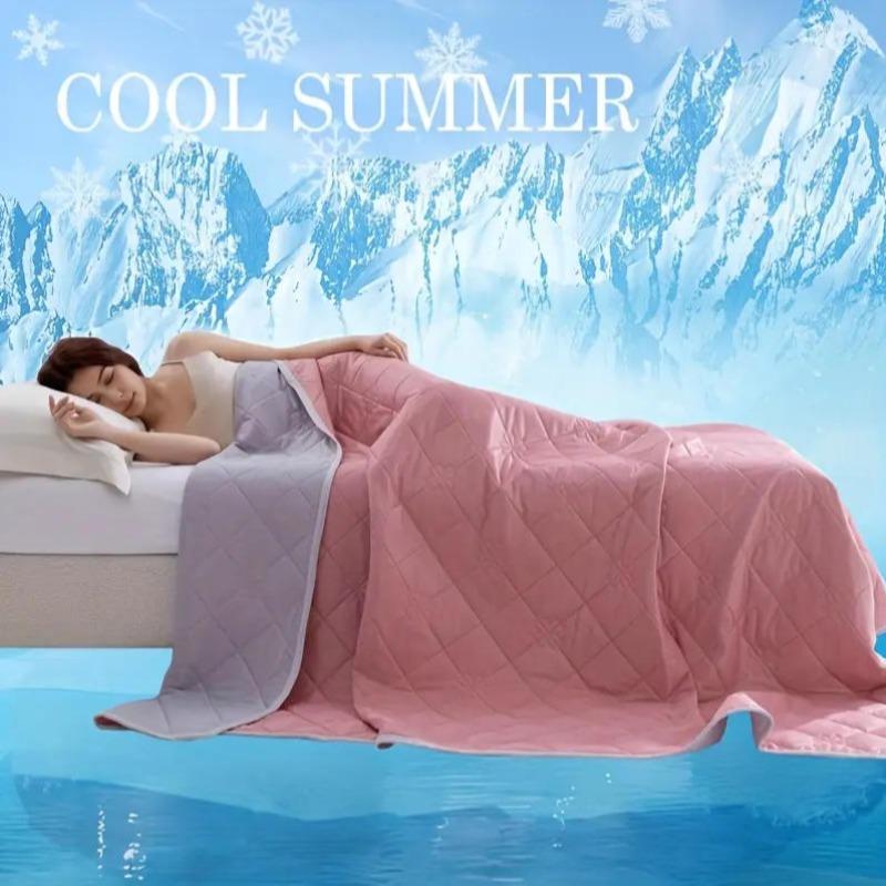 Summer Cooling Blanket, Soft and Comfortable Thin Fabric Summer Blankets, Moisture-Wicking and Breathable, Skin Friendly Blanket, Lightweight Quilt for Bedroom and Guest Room