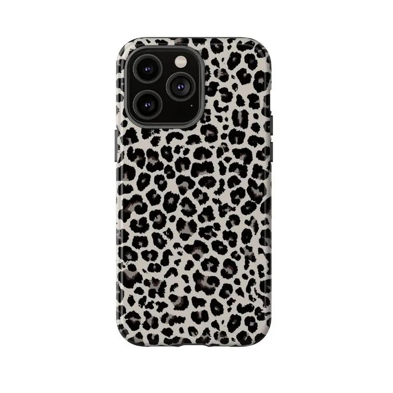Fashion Leopard-Pattern 2-in-1 Shockproof Smartphone Case, Tough Cellphone Protective Cover, Handheld Wireless Phone Accessories for iPhone 11/12/13/14/15/16/17 ProMax Plus & Samsung Phones, Unisex Gift for Halloween, Christmas