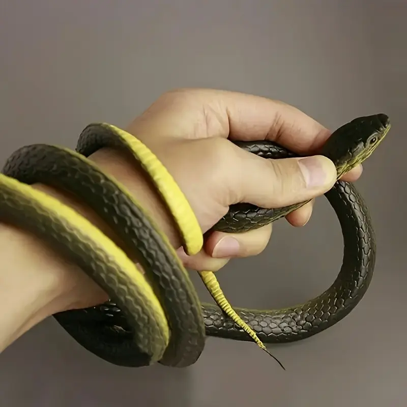 1 Piece Realistic Horror Snake Rubber Toy Prank Halloween Party Decoration, Fun and Spooky Accessory for Festive Celebrations
