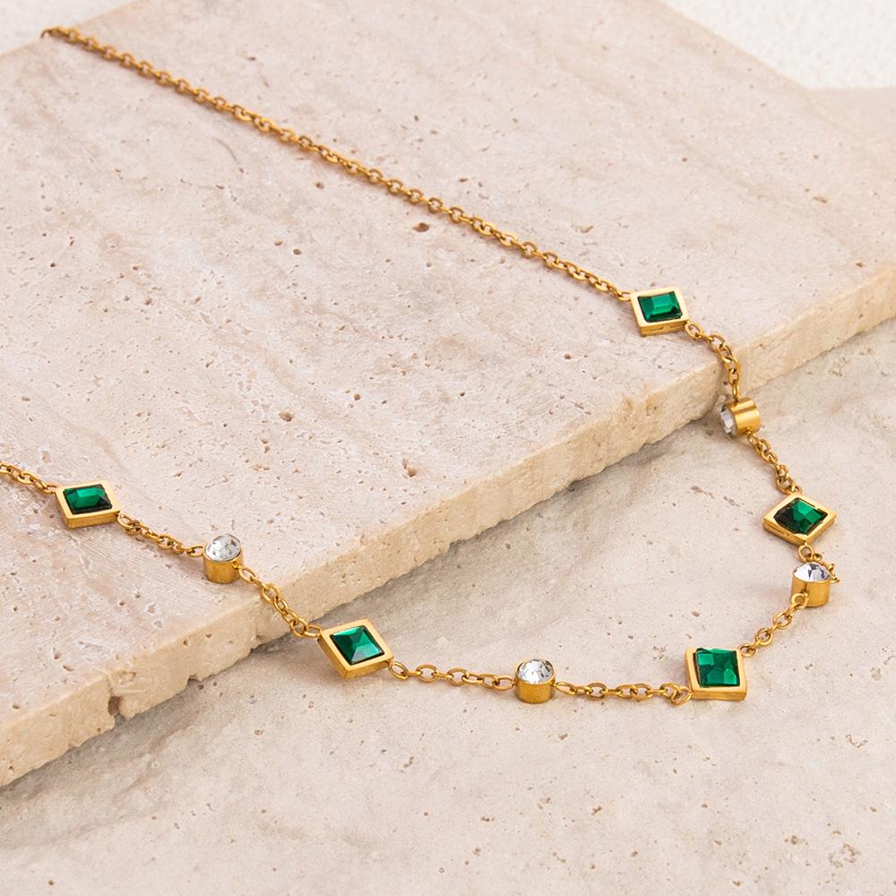 Stainless steel necklace plated with 18K gold, square emerald green rhinestone zircon clavicle chain necklace jewelry