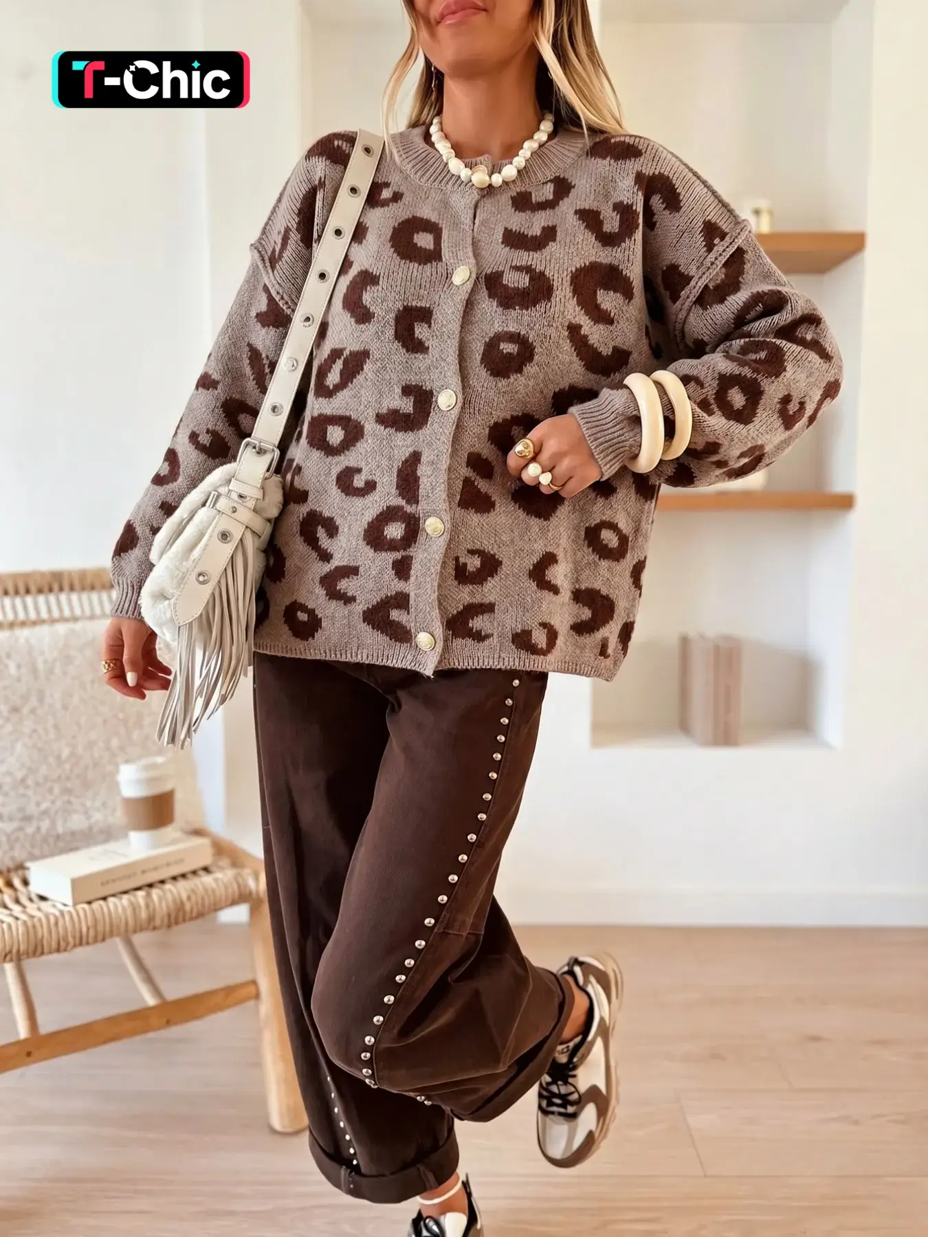 Women's Round Neck Single-Breasted Contrast Leopard Jacquard Fall Winter Casual Baggy Fashion Versatile Cozy Knit Long Sleeve Cardigan – Street Diverse Vintage Wear