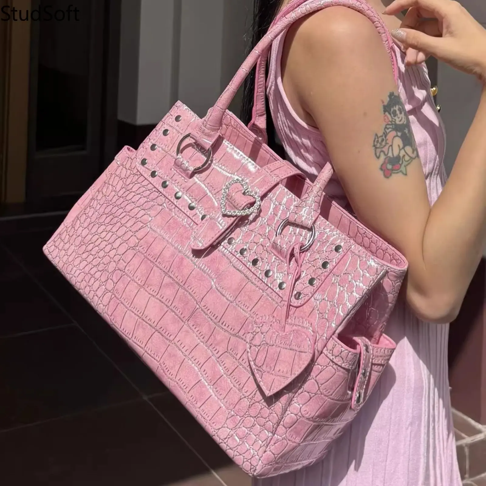 Y2K Pink Tote Bag for Women, Crocodile Pattern Large Capacity Shoulder Purse with Heart Buckle Rhinestone, Trendy Rivet Hobo Bag Daily Travel Gift,back to school,back to school haul
