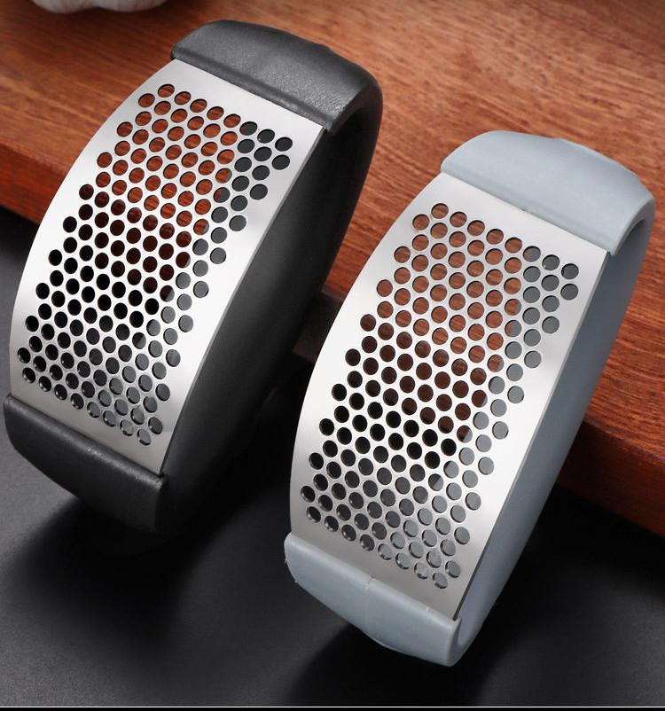 New Design Stainless Steel Garlic Press Rocker, Manual Garlic Mincer Crusher for Kitchen, Handheld Garlic Masher Tool for Fresh Garlic Paste