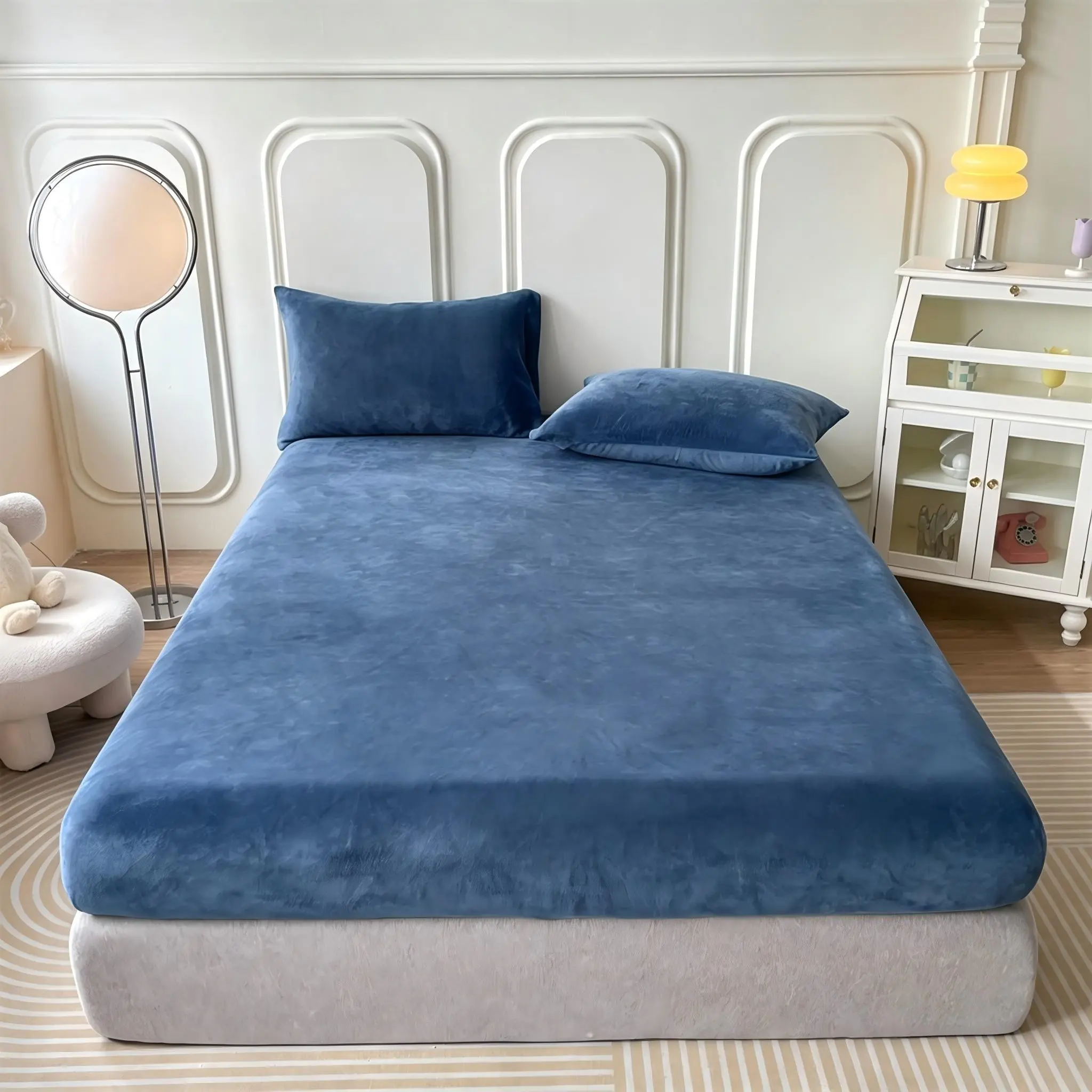 3pcs Solid Color Flannel Velvet Bed Sheet Set, Winter Thickened Fleece Elastic Fitted sheet Include 1pc Fitted sheet + 2pcs Pillowcases Single Double Queen size avaliable