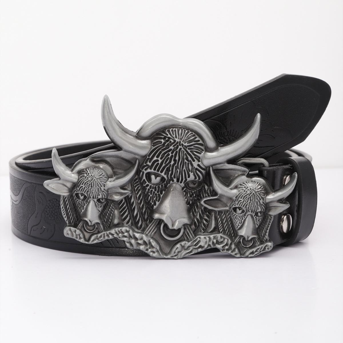 Unisex simple silver bull head alloy buckle black embossed PU belt paired with jeans