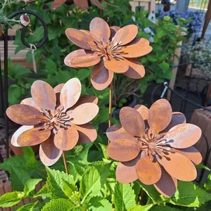 Rusty Metal 3D Flower Decor, Corten Steel Garden Trellis Stake, Outdoor Planter Support Ornament, Vintage Weathered Metal Yard Art for Patio & Landscape