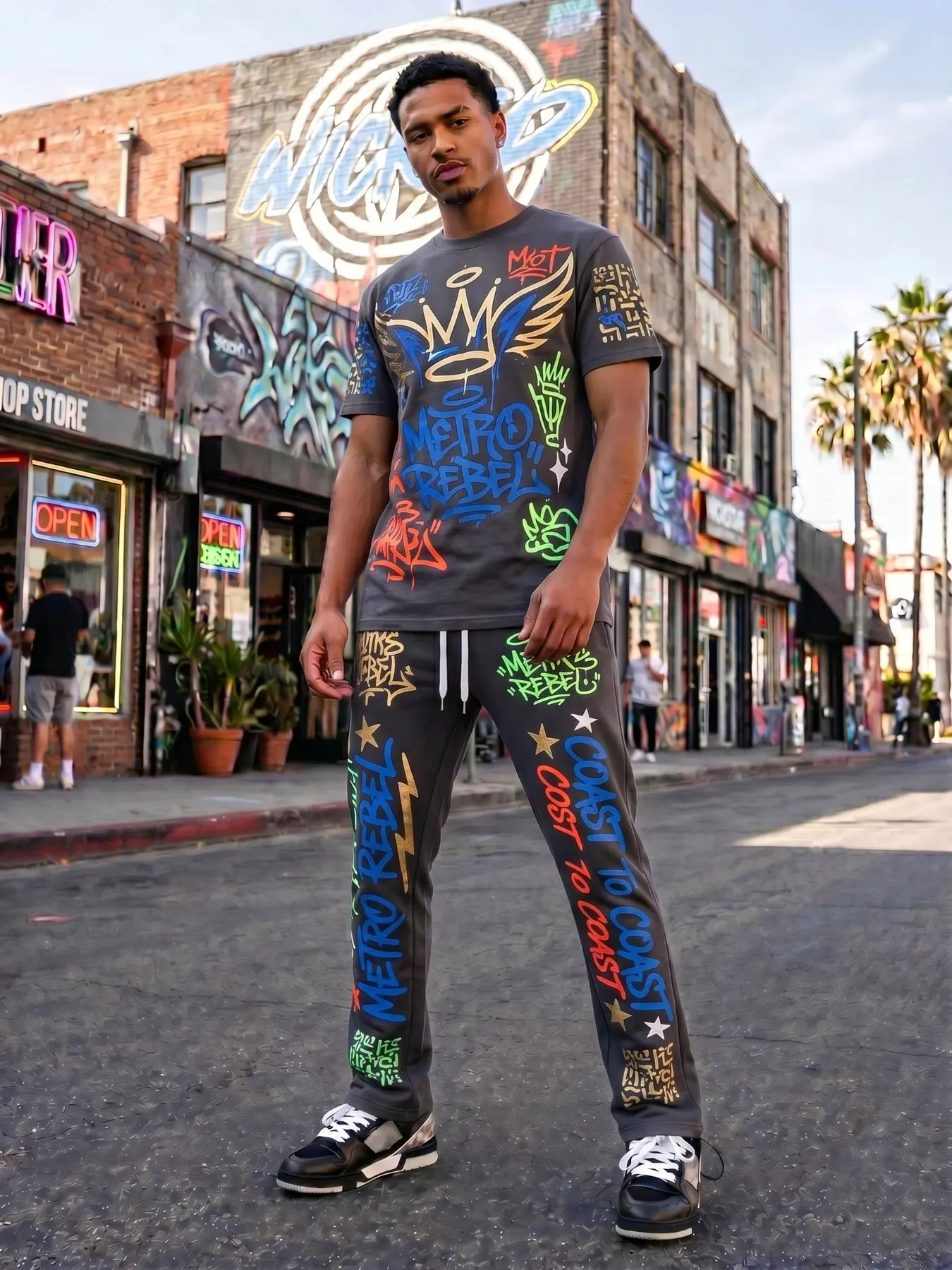 Men Dark Metro Rebel Crown Star Colorful Graffiti 2 Piece Tracksuit, Bright Urban Street Short Sleeve Matching Outfit, Hip Hop Skater Sweatpants Set