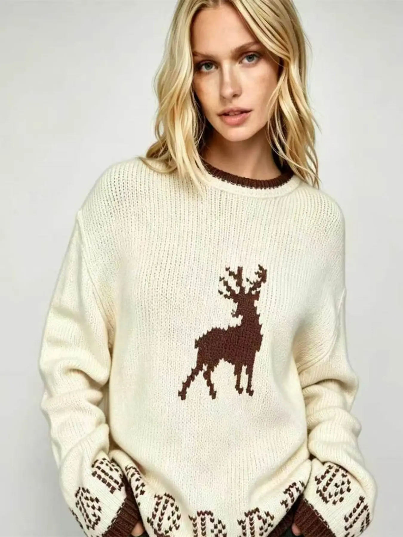 Women's Christmas Reindeer Pattern Knit Sweater, Colorblock Round Neck Long Sleeve Top, Vintage Festive Warm Knitted Shirt