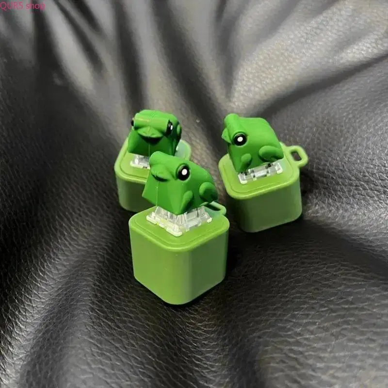2026 Frog Croaking LED Fidget Keychain, Made of Sturdy ABS Plastic with Realistic Frog Sound Effects, Stress Relief Toy for Kids and Adults, Cute Portable Relaxation Gadget, Perfect Novelty Gift and Halloween Party Favor