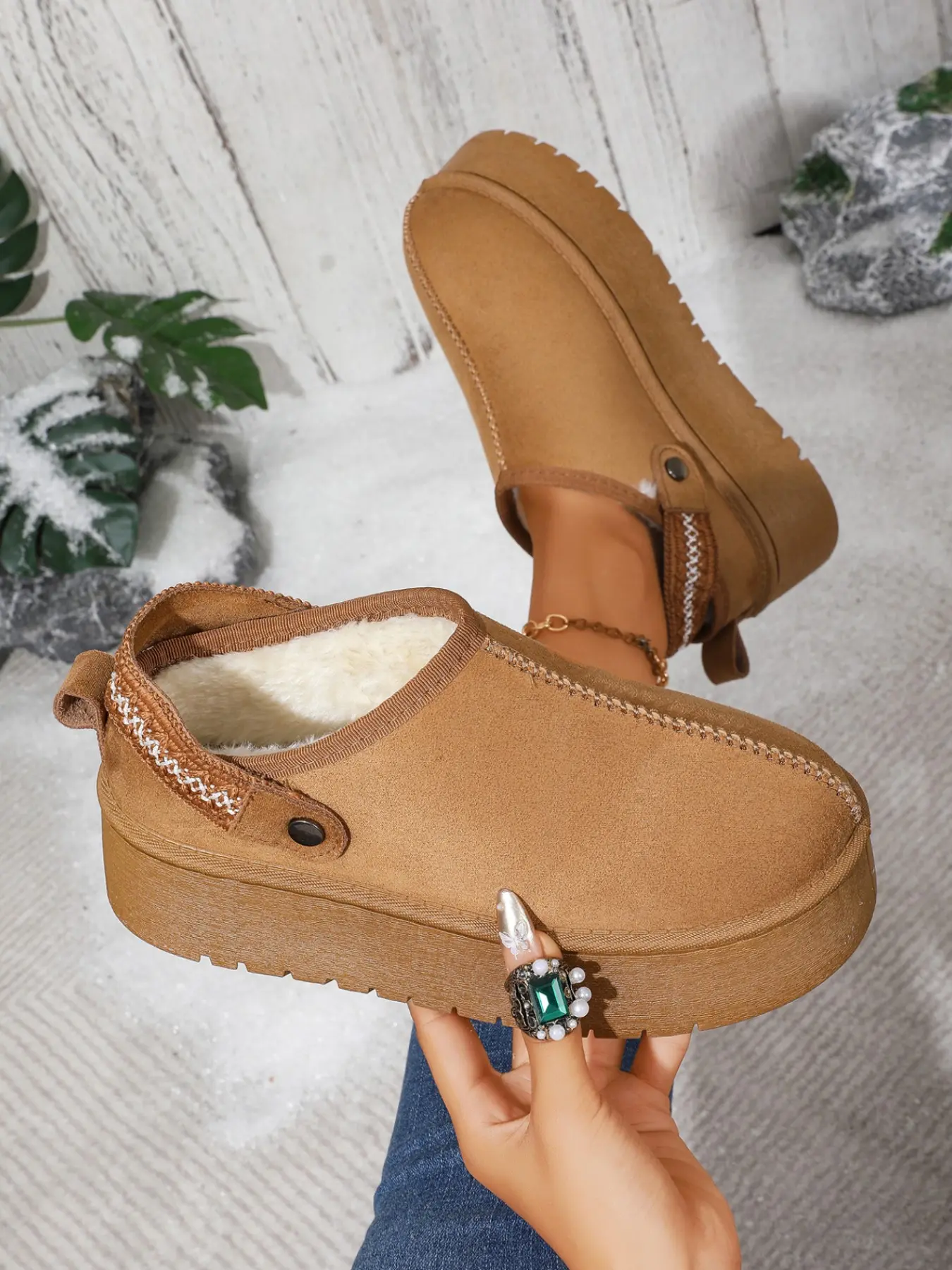 Women's Fuzzy Thick Sole Slippers, Closed-Toe Half Sandals, Ideal for Home and Outdoor Wear, Comfortable and Cozy Footwear