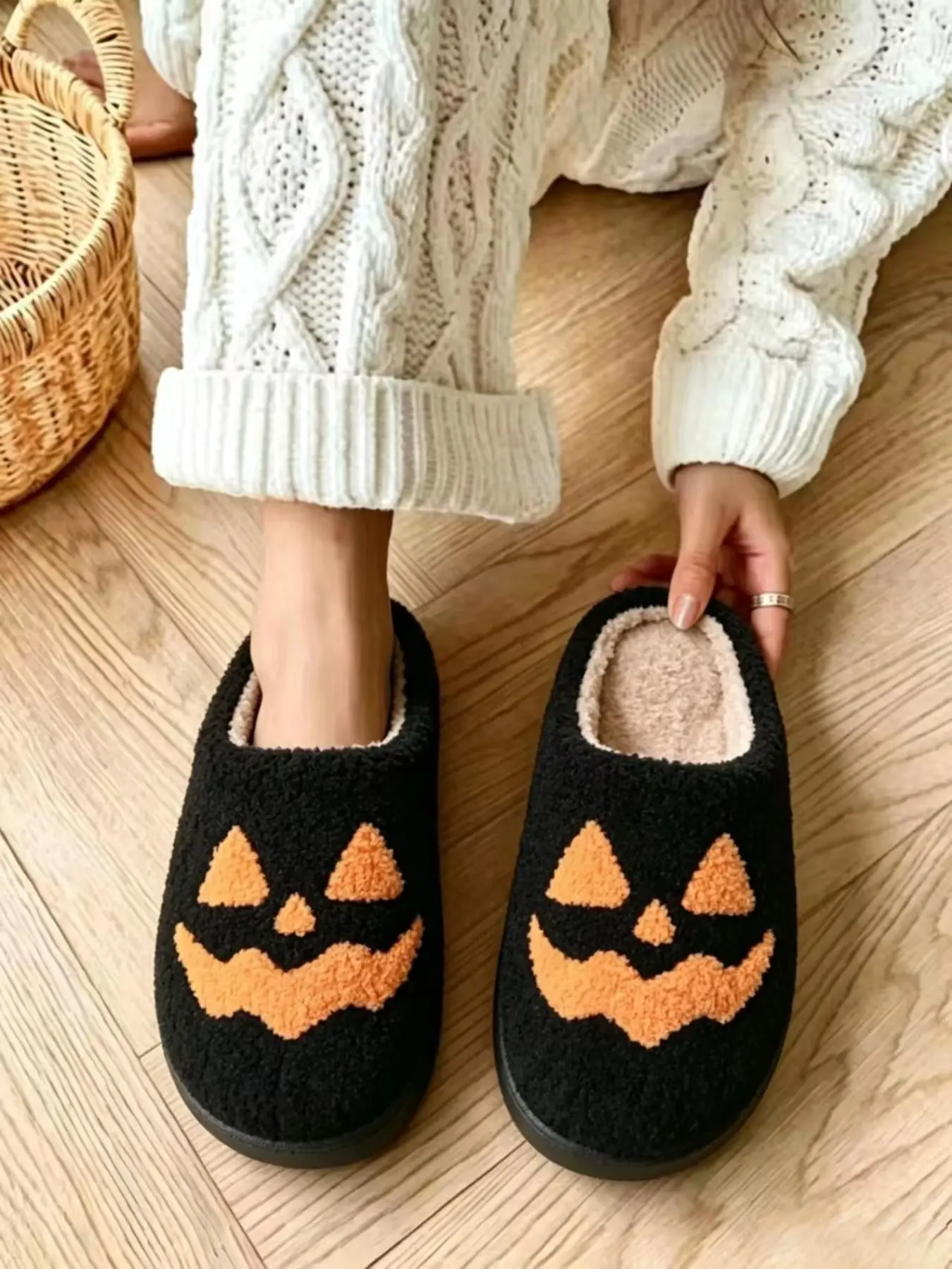 Halloween Pumpkin Face Slippers, Unisex Fall Winter Indoor Non-Slip Textile Slippers, Casual Embroidered Rubber Sole Home Footwear