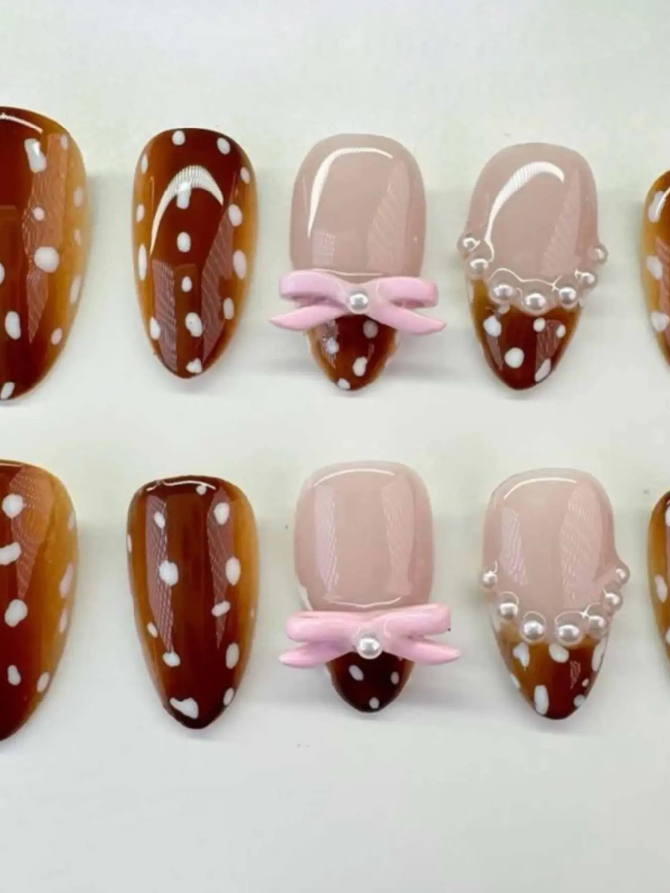 Autumn Nail Art Press-On Nails, Short Almond Shape, Polka Dots, Elegant Design, All-Season Wear, Resin Material