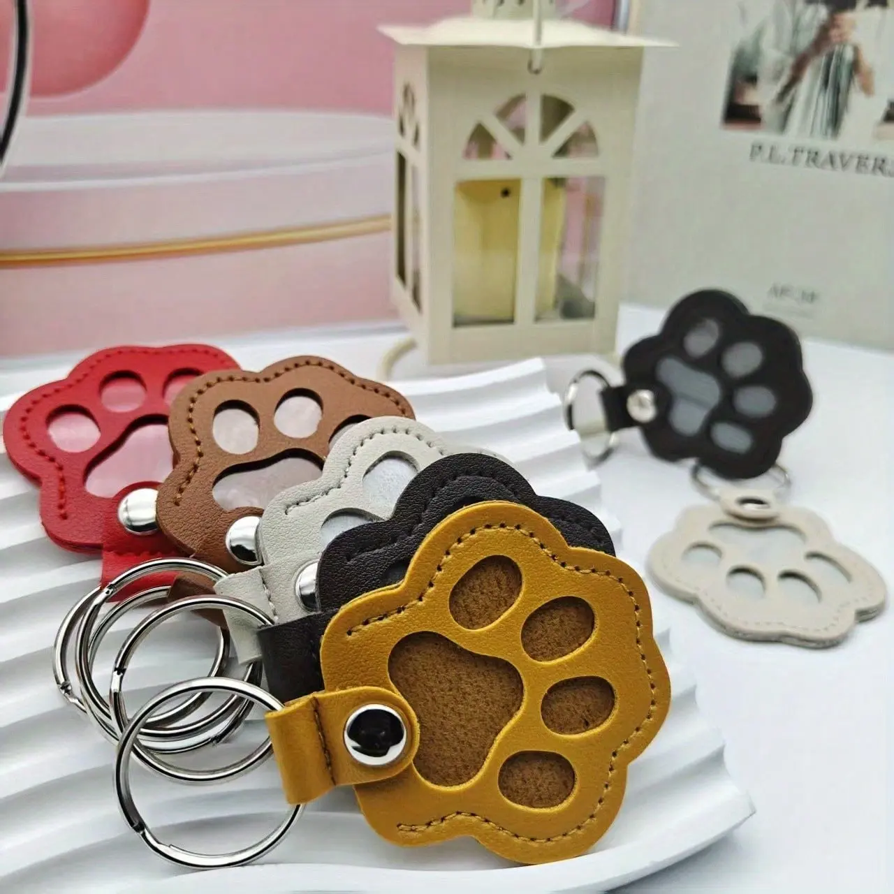 Leather Keychain Creative Pet Hair Storage Pendant, Cute Cat Dog Fur Organizer, Elegant Bag Charm, Pet Memorial Gift