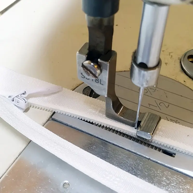 Single Side Invisible Zipper Presser Foot Attachment, Heavy-Duty Industrial Sewing Machine, Durable Full Steel, Invisible Pull Lock, S518l Model