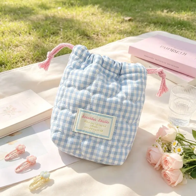 1 Piece Foam Quilted Camera Protective Case, Camera Accessory, Soft Fabric Instant Camera Storage Bag Anti-drop Protective Cover Organizer Pouch Portable Makeup Drawstring Pouch For Outdoor Cosmetics Bag