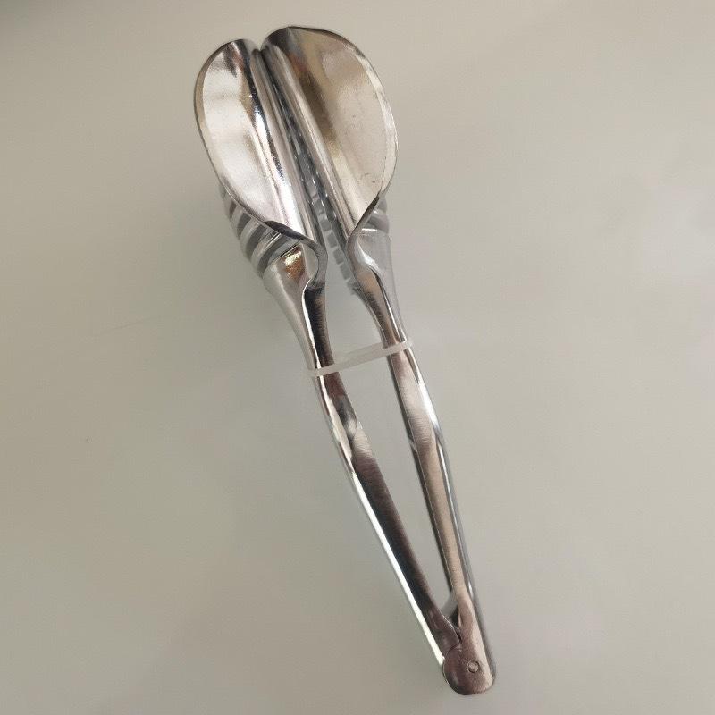 Multifunctional fruit slicer