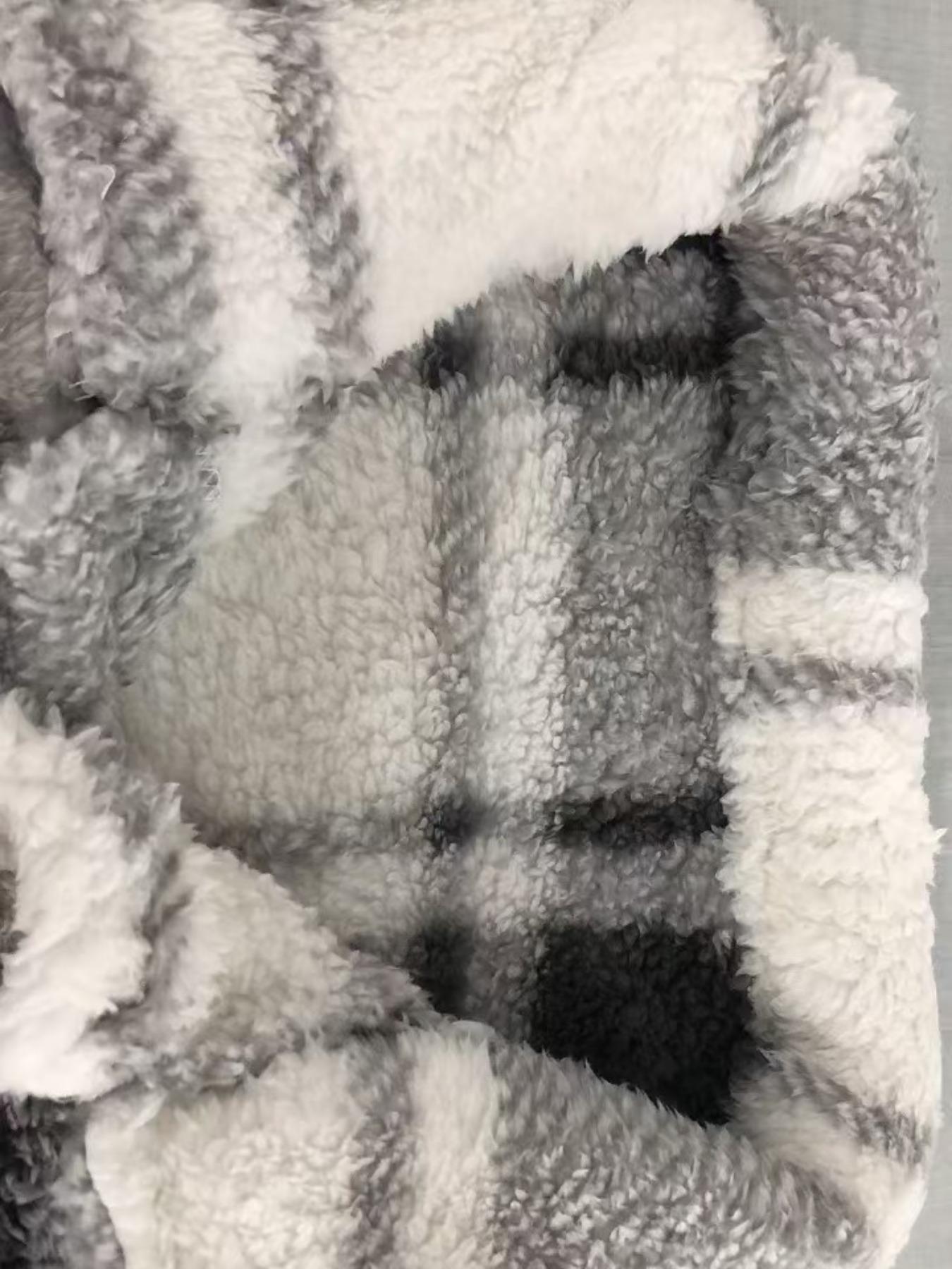 Men's Plaid Print Button Front Drop Shoulder Fuzzy Jacket, Casual Long Sleeve Collared Outerwear for Winter, Men's Clothes for Daily Wear