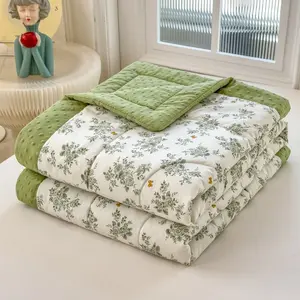 1pc Lightweight cooling Summer quilt - ultra soft summer blanket, with Floral Prints, Suitable for Hot Sleepers, High-Quality Polyester, Reverse bean velvet, Machine Washable, Suitable for Bedroom, Living Room, Guest Room, All-Season to Use