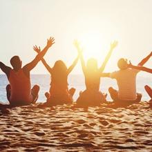 14k Gold Silver Plated Hip Ho Rapper Pendant Chain Necklace for Men-Iced Out Diamond King Pendant with 22 Inch Rope Tennis Chains