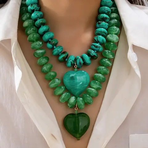 2 Pcs Green Layered Beaded Statement Necklaces for Women, Boho Style Necklace with Chunky Acrylic Heart Pendant, Casual Trendy Fashion Jewelry Party, Wedding and Daily Wear