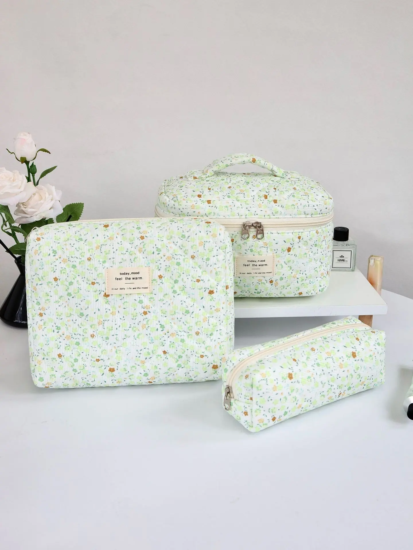 Floral Patchwork Quilted Makeup Bag Set, Cosmetic Travel Bag, Organizer with Labels, Multi-Size Storage Pouches for Travel & Daily Use, Cute Aesthetic Bags for Women & Girls