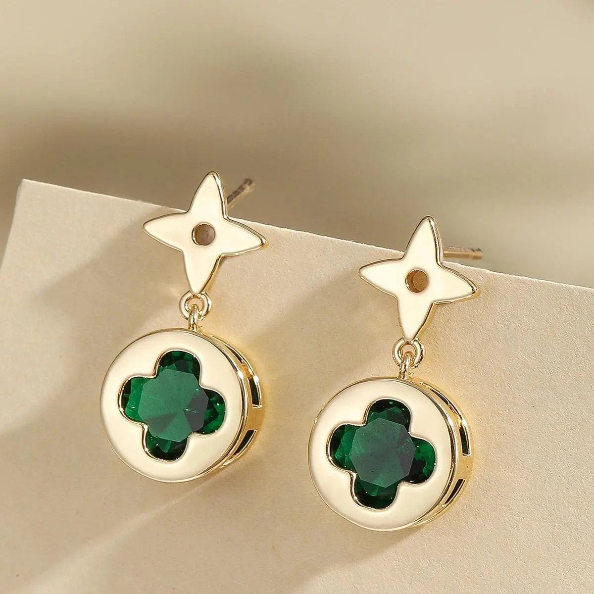 Two Four-Leaf Flower Lucky Earrings, Fashionable And Simple Series, Suitable For Daily Wear, A Back-To-School Gift For Girls