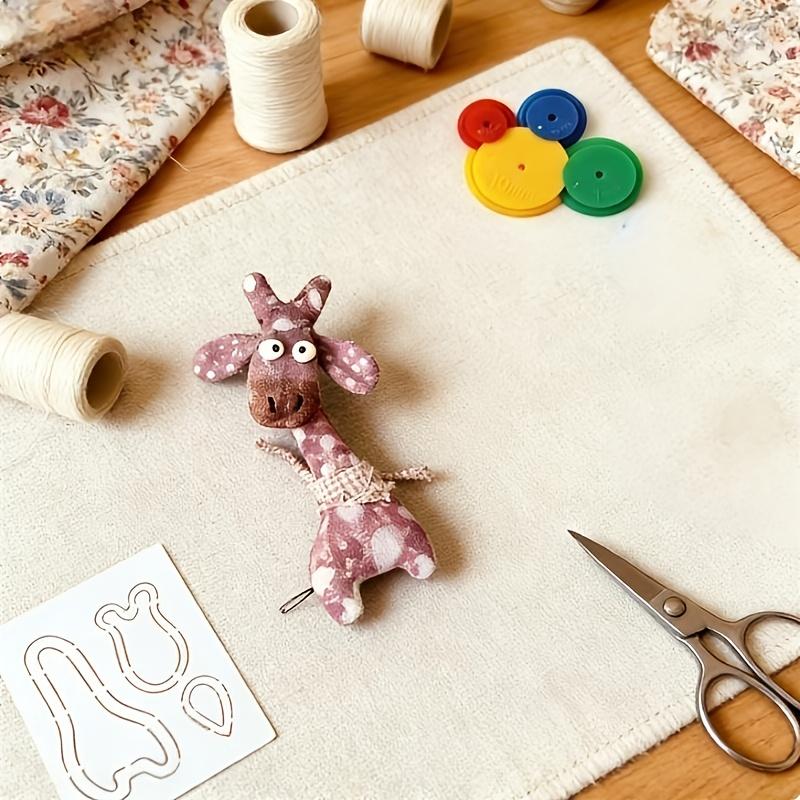 Mini Giraffe Patchwork Brooch Template with 4 tracing needles. DIY Giraffe Pattern Sewing Template, including transfer and auxiliary tracing functions