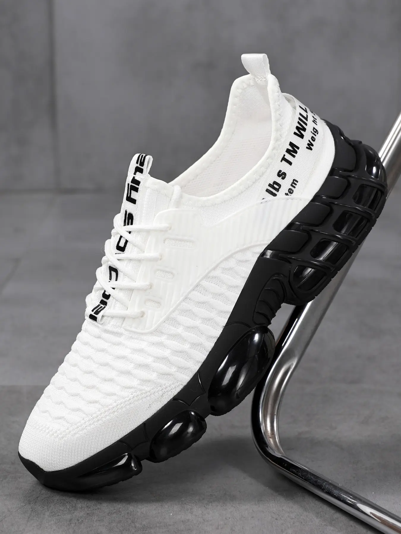 Men's Breathable Mesh Trendy Running Shoes, Supportive Sole Outdoor Sports Sneakers, Comfortable and Durable Athletic Footwear