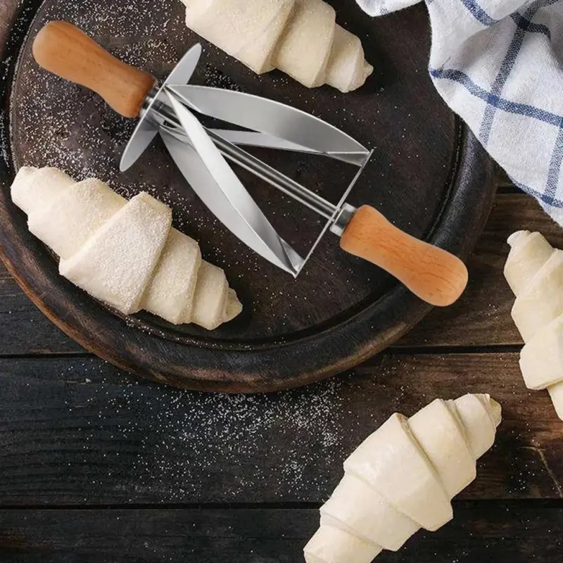 Stainless Steel Bread Rolling Cutter, Wooden Handle Pastry Cutting Slicer, Kitchen Baking Tool for Home Use