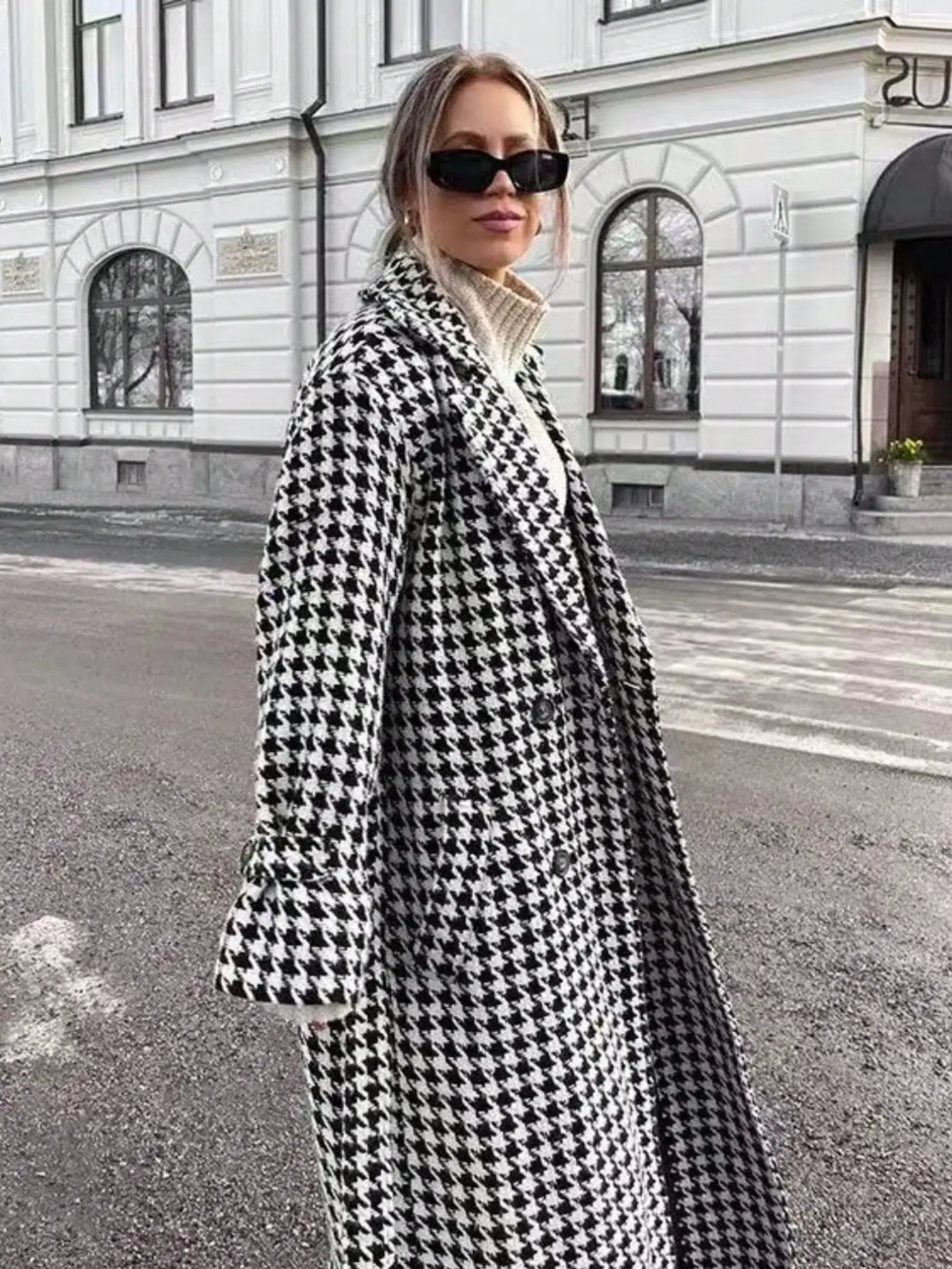 Elegant Women's Fall Winter Coat, Vintage Style Long Jacket, Slim Fit Checkered Design, High-Quality Fashion Outerwear
