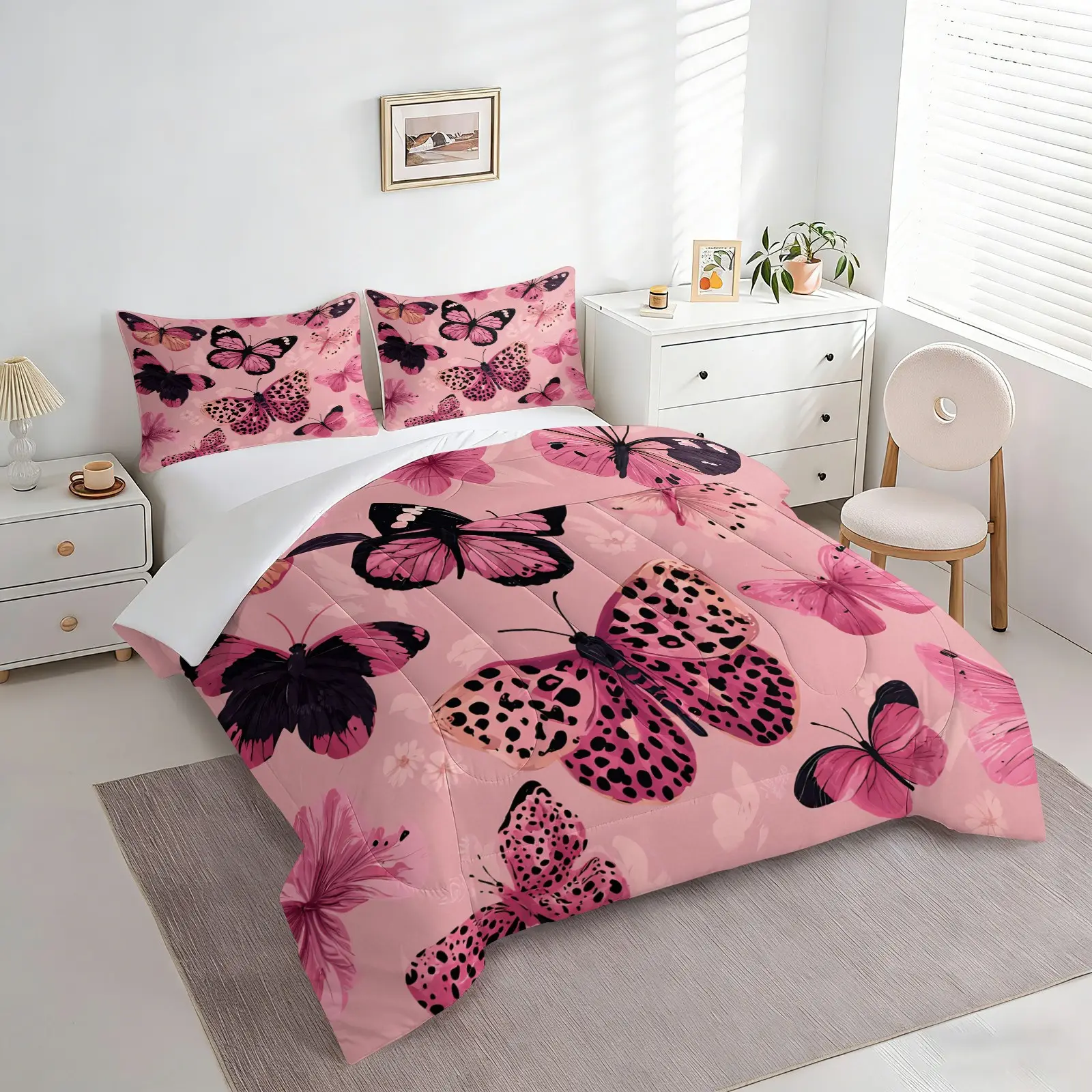 Pink Leopard Butterfly Print Quilted Comforter Set, Include One Quilt Core and 1/2 Pillowcases, Girly Aesthetic Floral Butterfly Lightweight Printed Bedding Set, Lightweight and Warm, Suitable for All Seasons